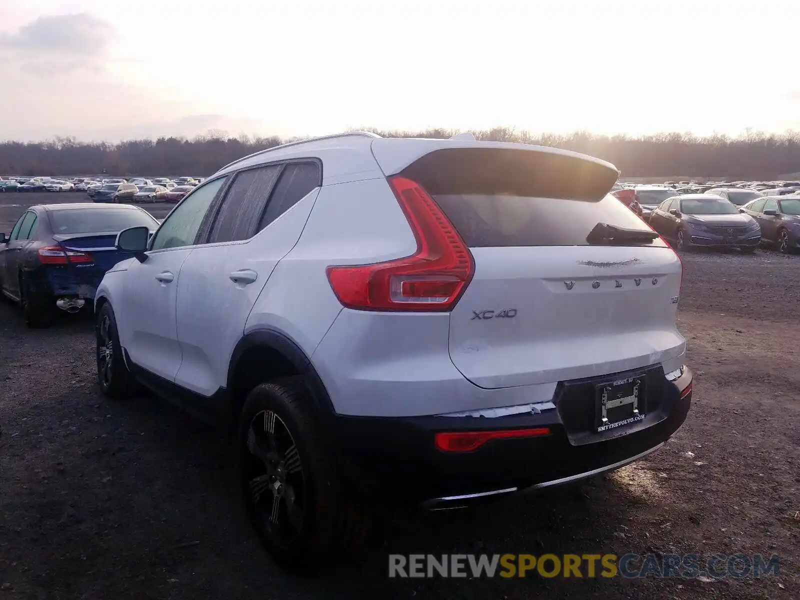 3 Фотография поврежденного автомобиля YV4162UL5K2104474 VOLVO XC40 T5 IN 2019