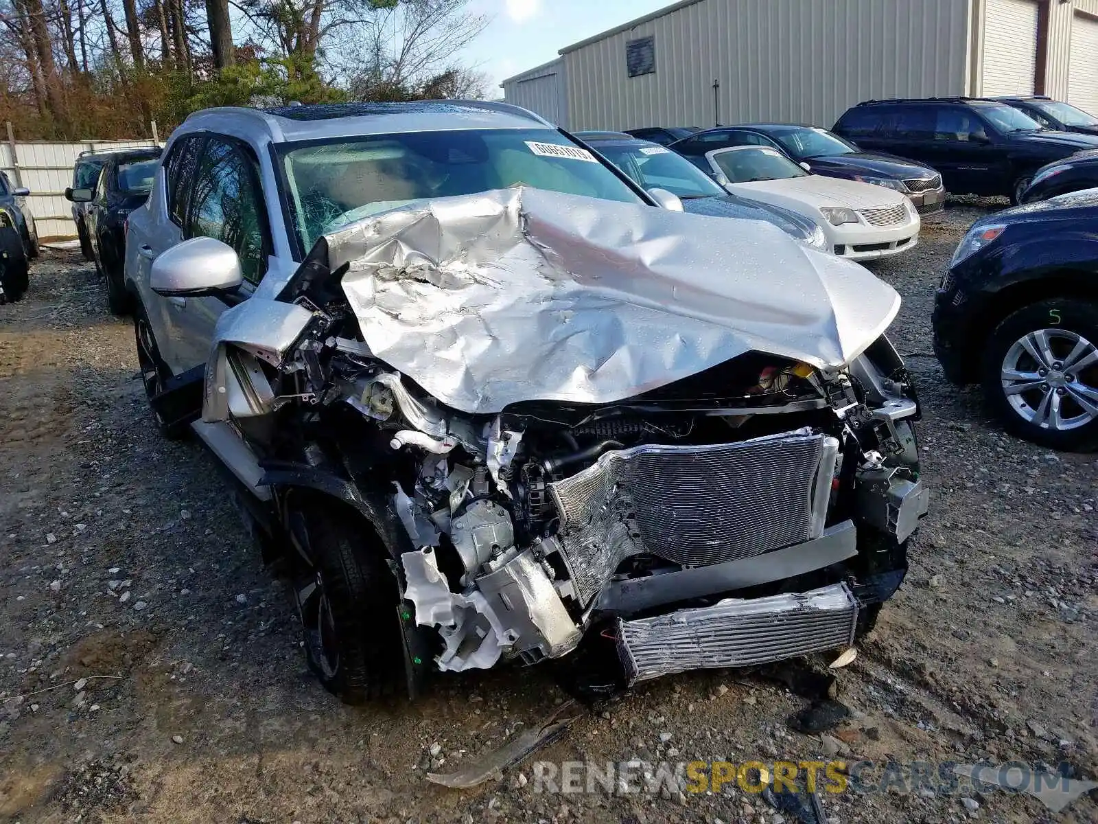 1 Photograph of a damaged car YV4162UL7K2155409 VOLVO XC40 T5 IN 2019