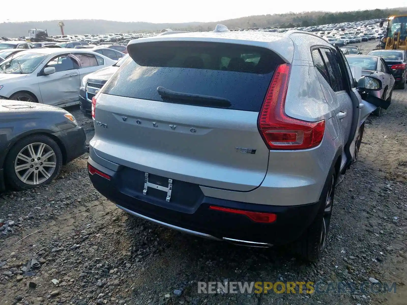 4 Photograph of a damaged car YV4162UL7K2155409 VOLVO XC40 T5 IN 2019