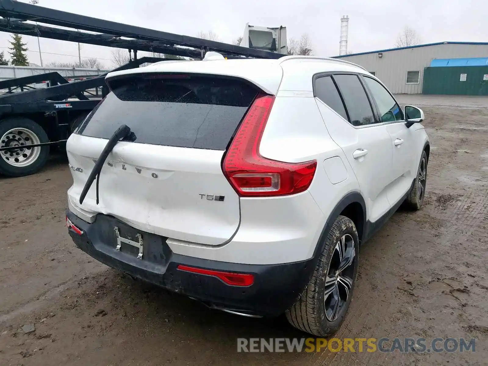 4 Photograph of a damaged car YV4162ULXK2078003 VOLVO XC40 T5 IN 2019