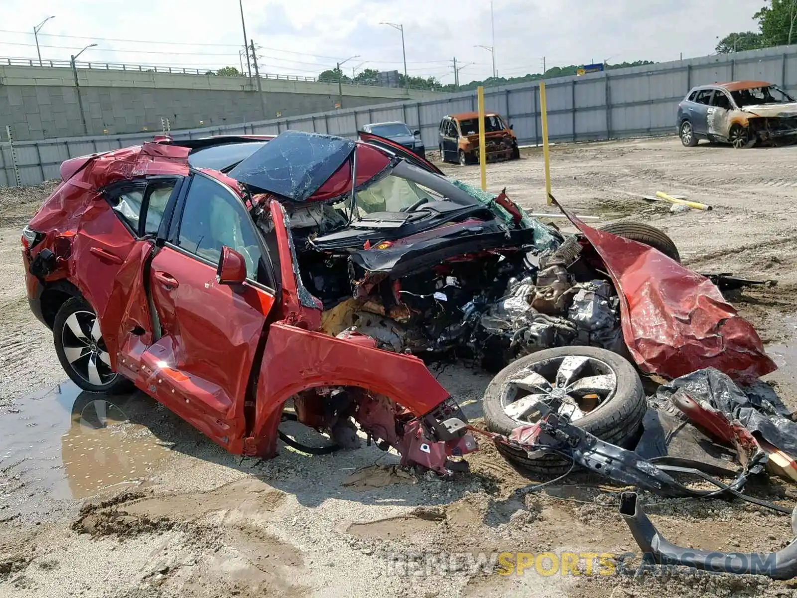 1 Photograph of a damaged car YV4162UK0K2133582 VOLVO XC40 T5 MO 2019