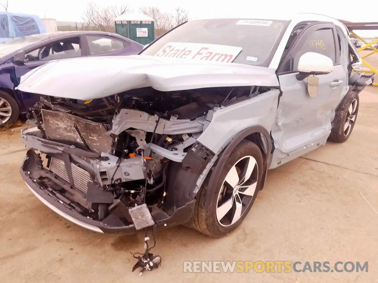 2 Photograph of a damaged car YV4162UK1K2140427 VOLVO XC40 T5 MO 2019