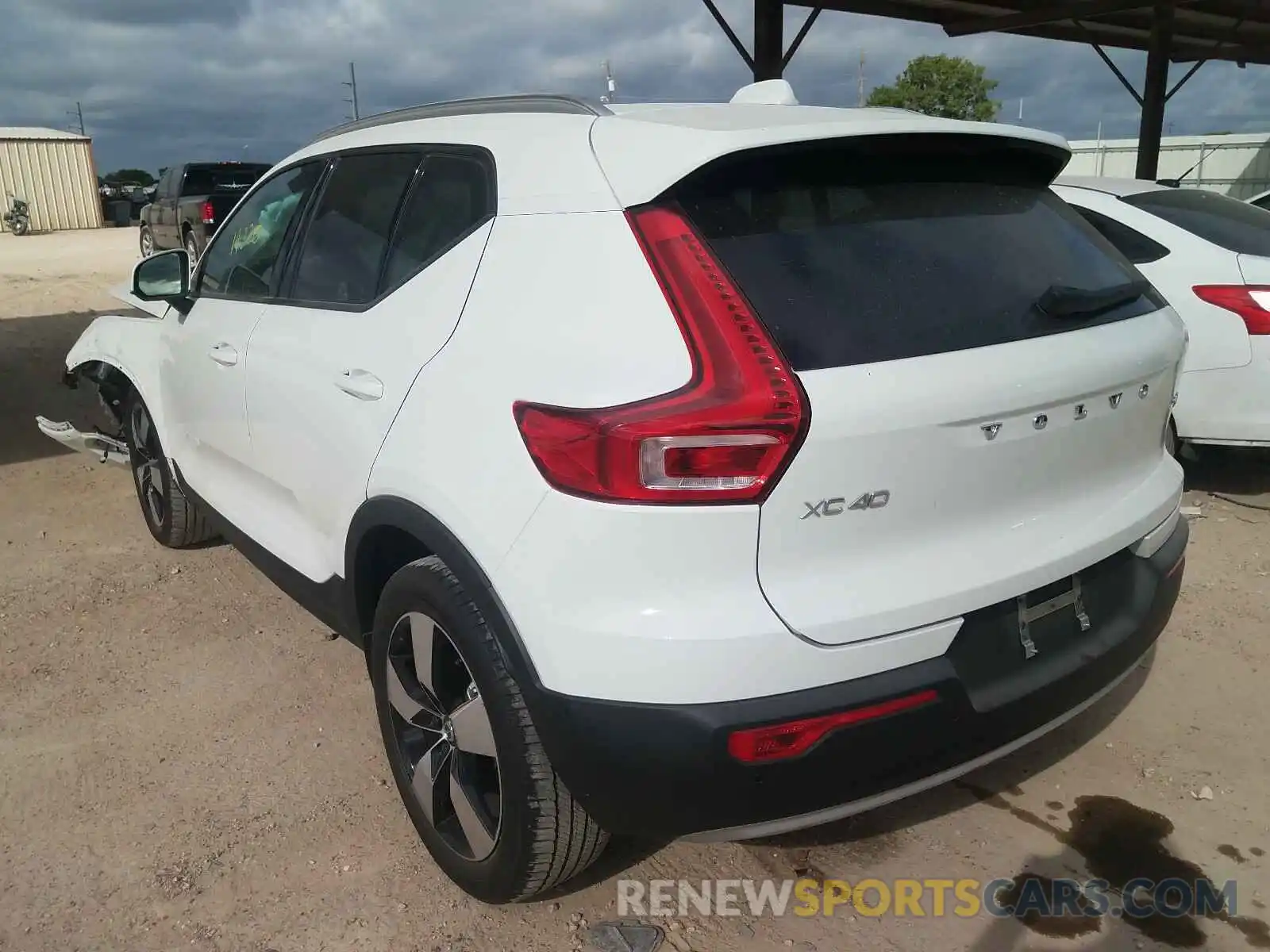 3 Photograph of a damaged car YV4162UK1K2150701 VOLVO XC40 T5 MO 2019