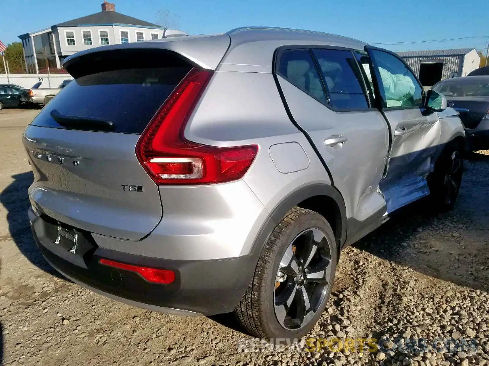 4 Photograph of a damaged car YV4162UK3K2121460 VOLVO XC40 T5 MO 2019