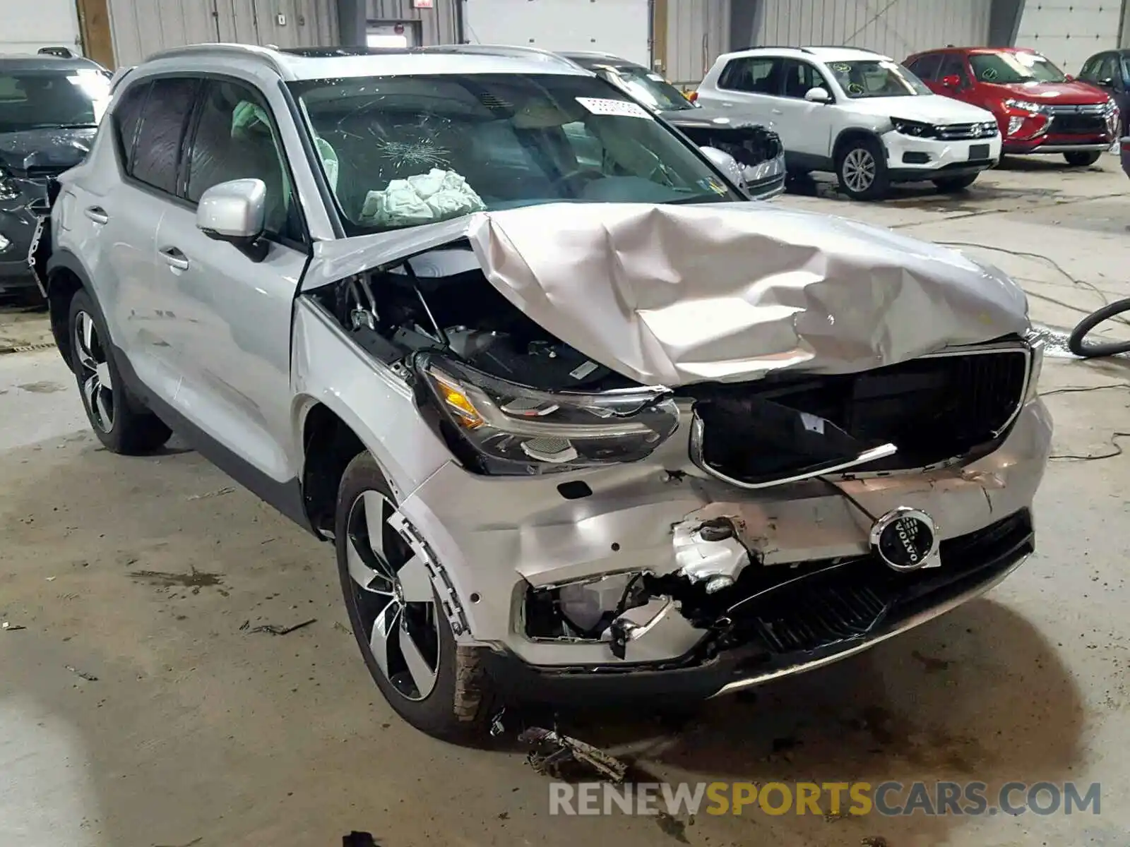 1 Photograph of a damaged car YV4162UK6K2145669 VOLVO XC40 T5 MO 2019