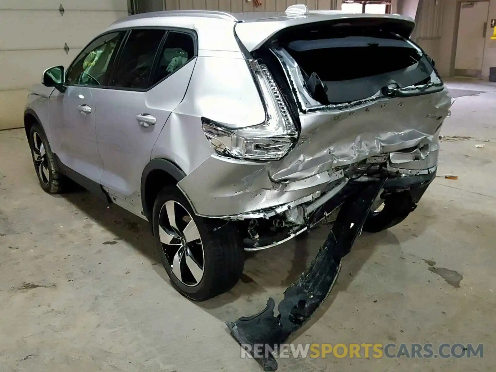 3 Photograph of a damaged car YV4162UK6K2145669 VOLVO XC40 T5 MO 2019