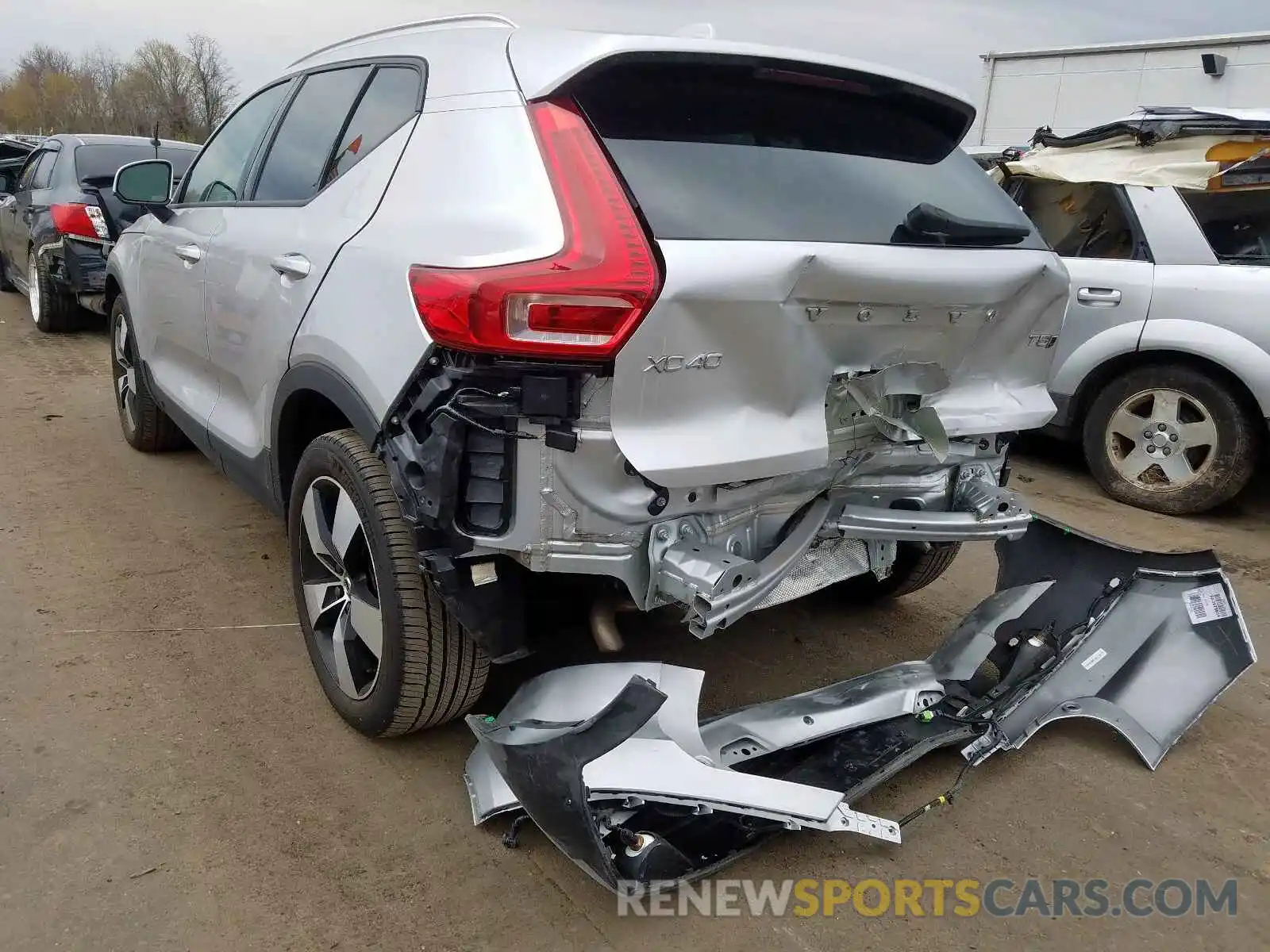 3 Фотография поврежденного автомобиля YV4162UK7K2059027 VOLVO XC40 T5 MO 2019