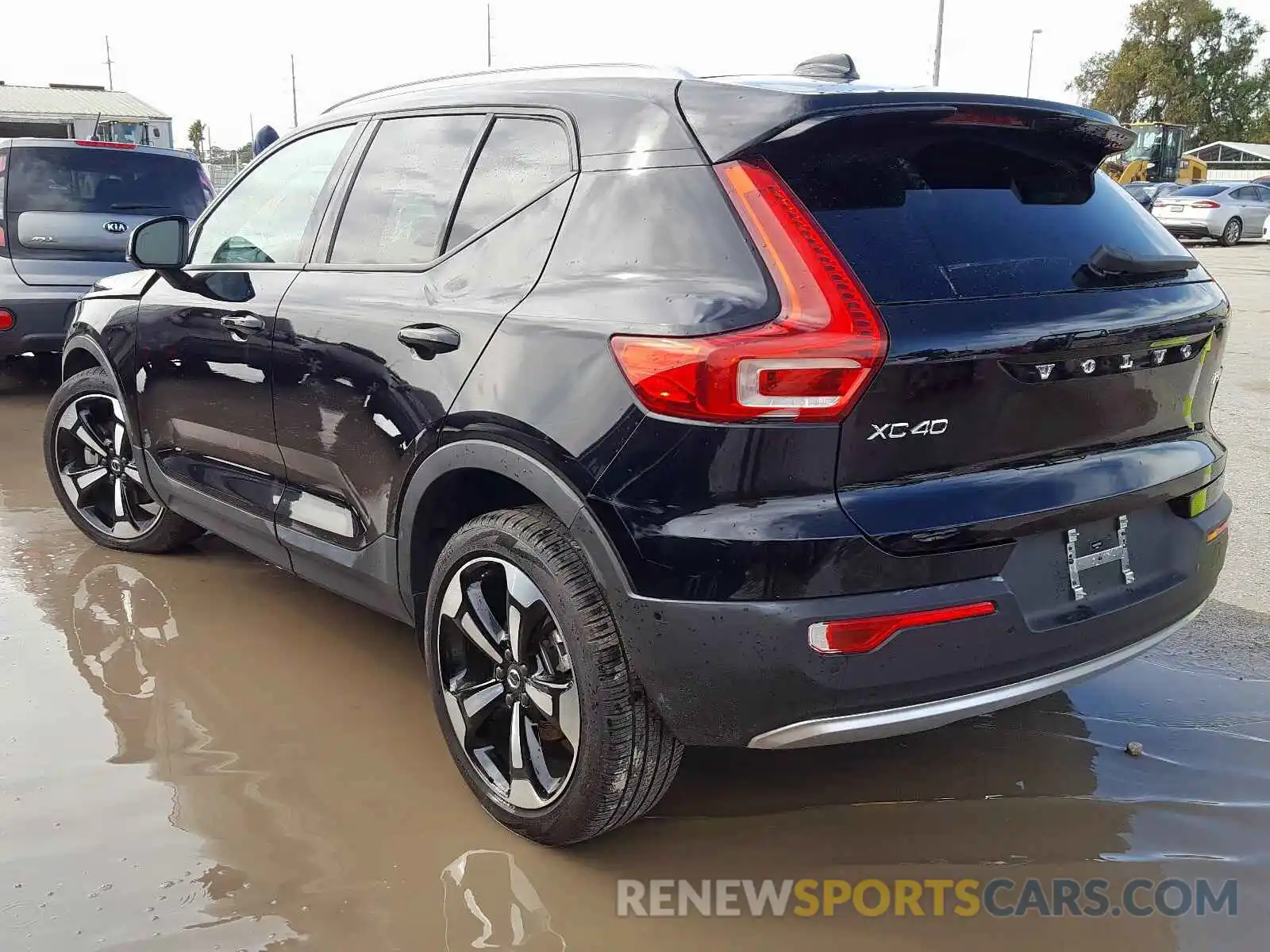 3 Photograph of a damaged car YV4162UK7K2152193 VOLVO XC40 T5 MO 2019