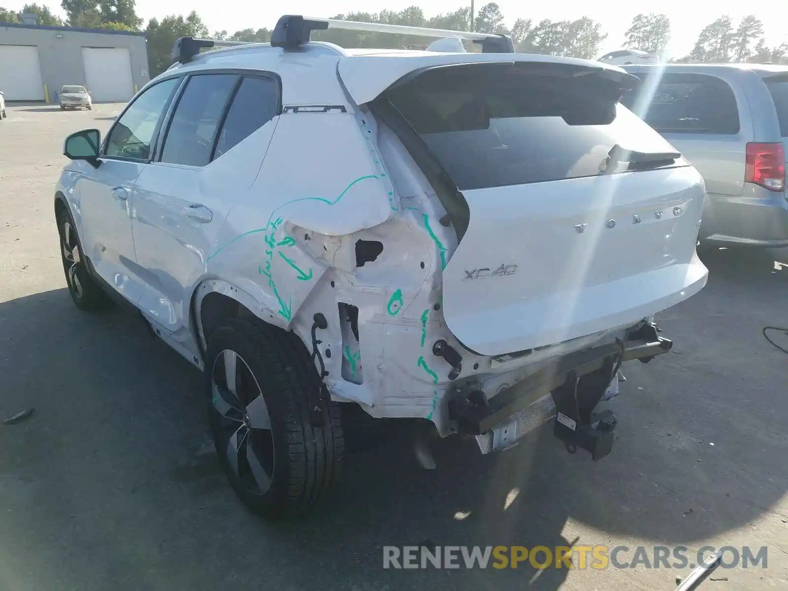 3 Photograph of a damaged car YV4162UK9K2134407 VOLVO XC40 T5 MO 2019
