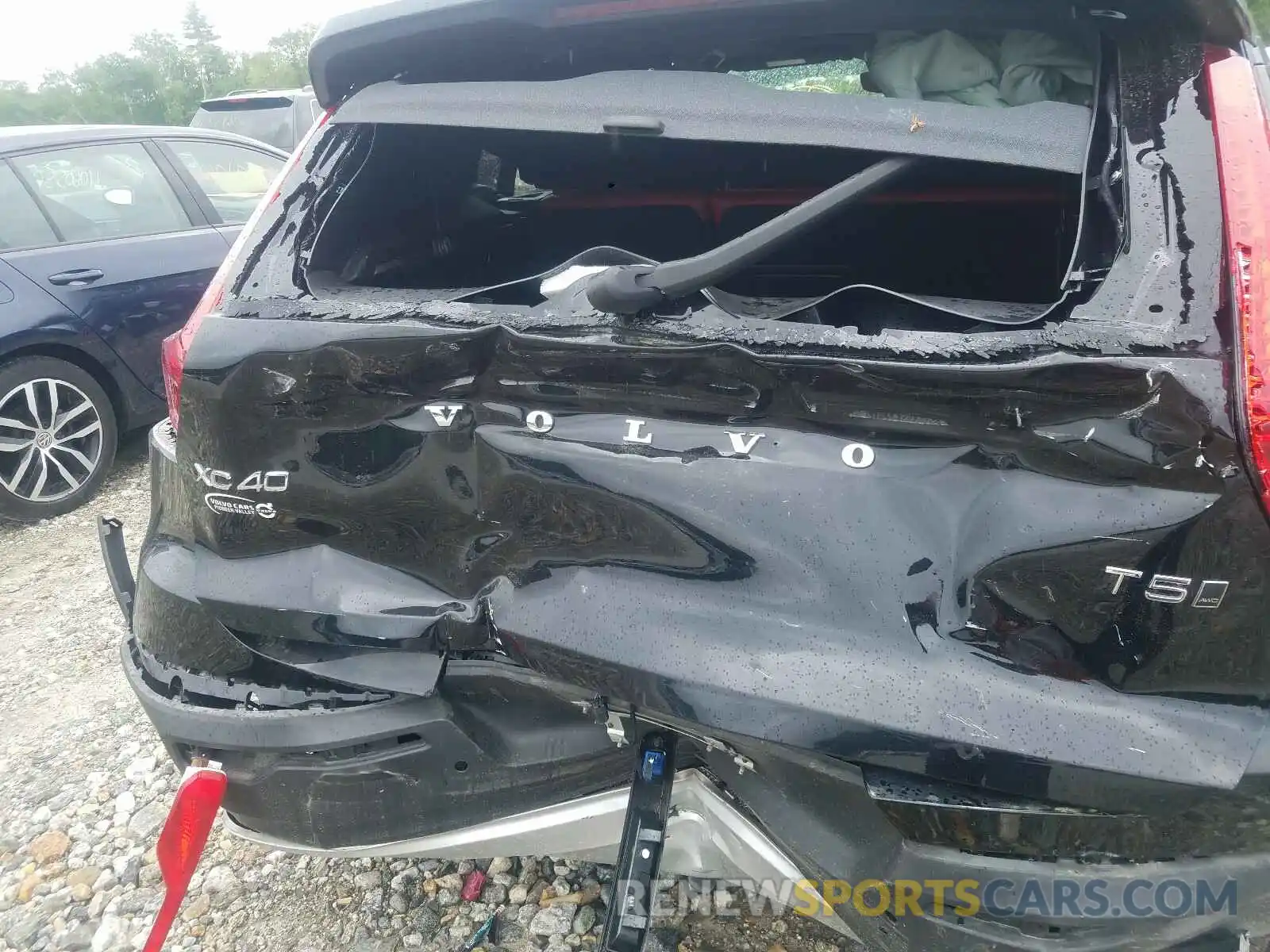 9 Фотография поврежденного автомобиля YV4162UKXK2053366 VOLVO XC40 T5 MO 2019