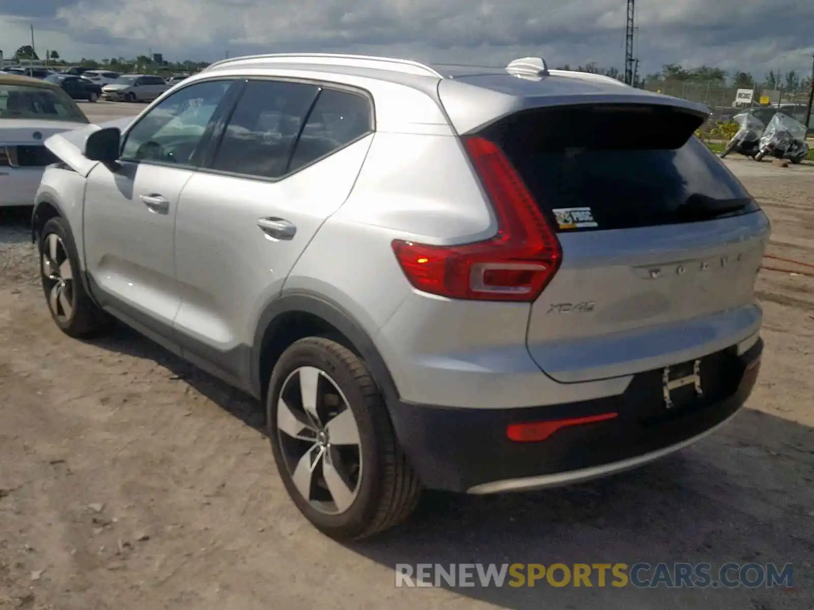 3 Фотография поврежденного автомобиля YV4162UKXK2106860 VOLVO XC40 T5 MO 2019