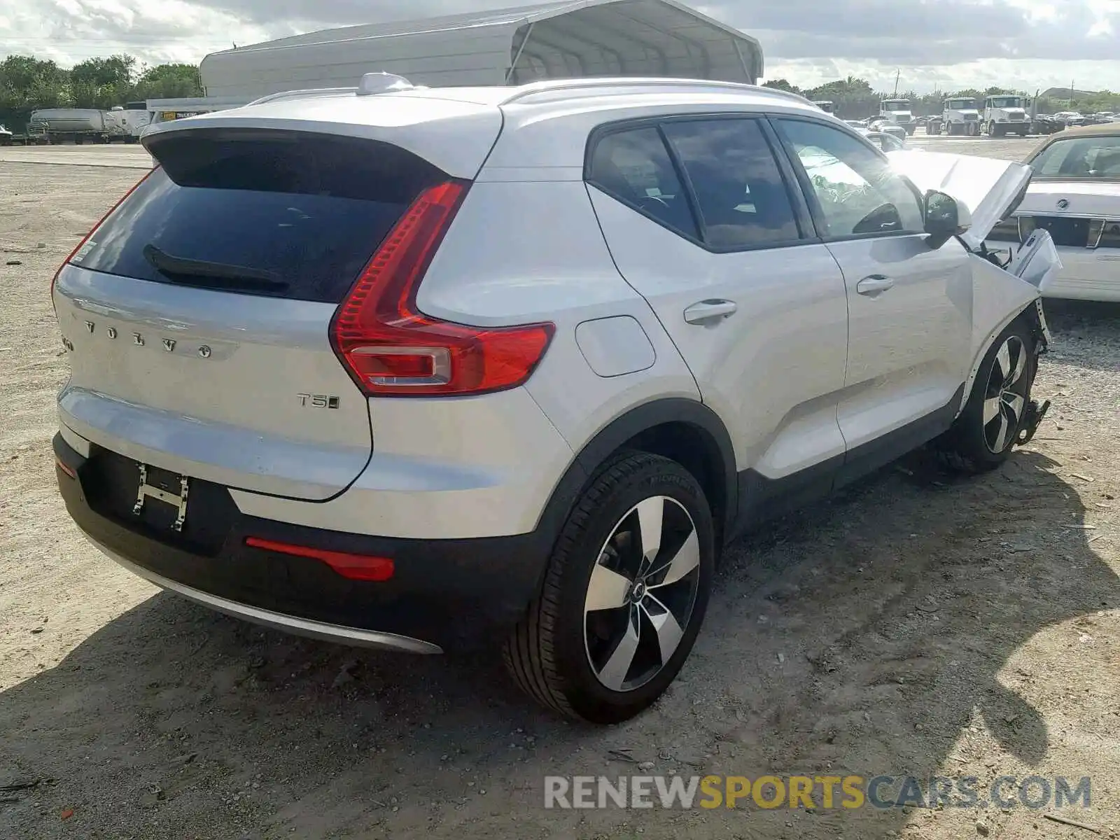 4 Фотография поврежденного автомобиля YV4162UKXK2106860 VOLVO XC40 T5 MO 2019