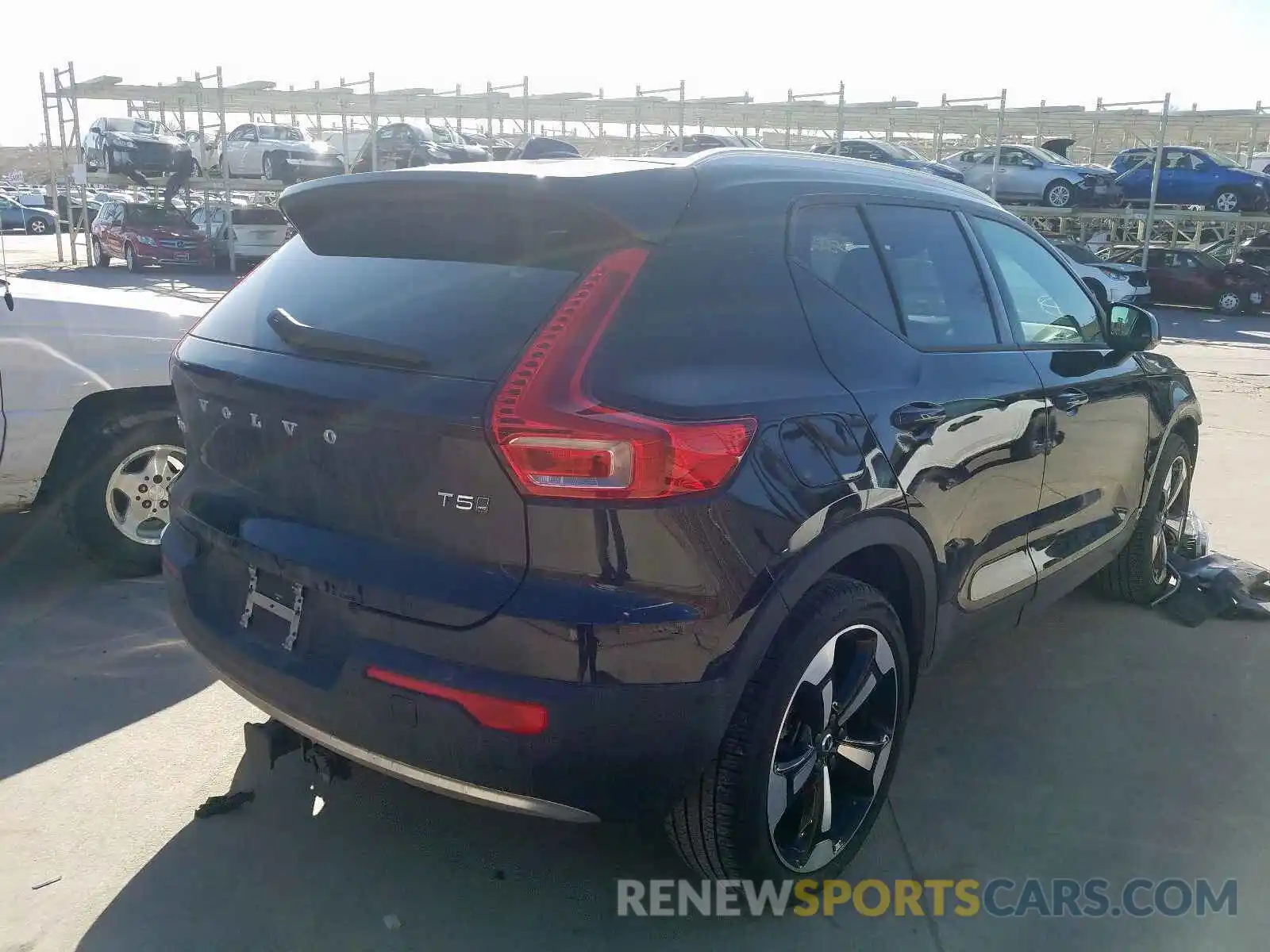 4 Photograph of a damaged car YV4162UKXK2139003 VOLVO XC40 T5 MO 2019