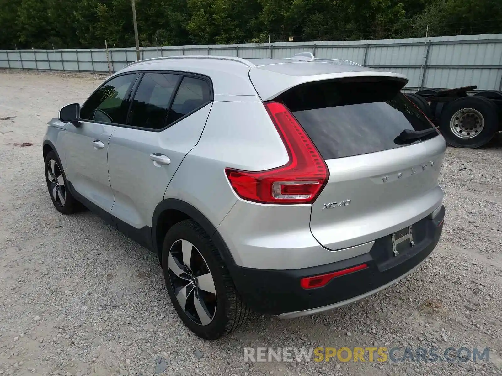 3 Photograph of a damaged car YV4162XZ0K2005562 VOLVO XC40 T5 MO 2019