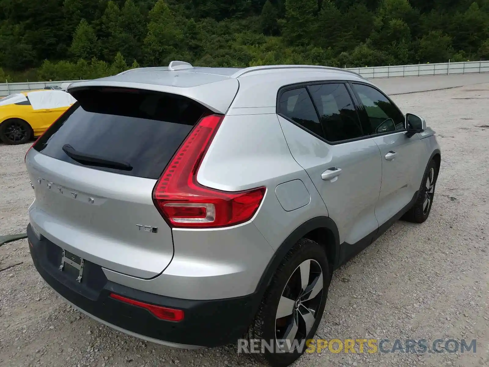 4 Photograph of a damaged car YV4162XZ0K2005562 VOLVO XC40 T5 MO 2019