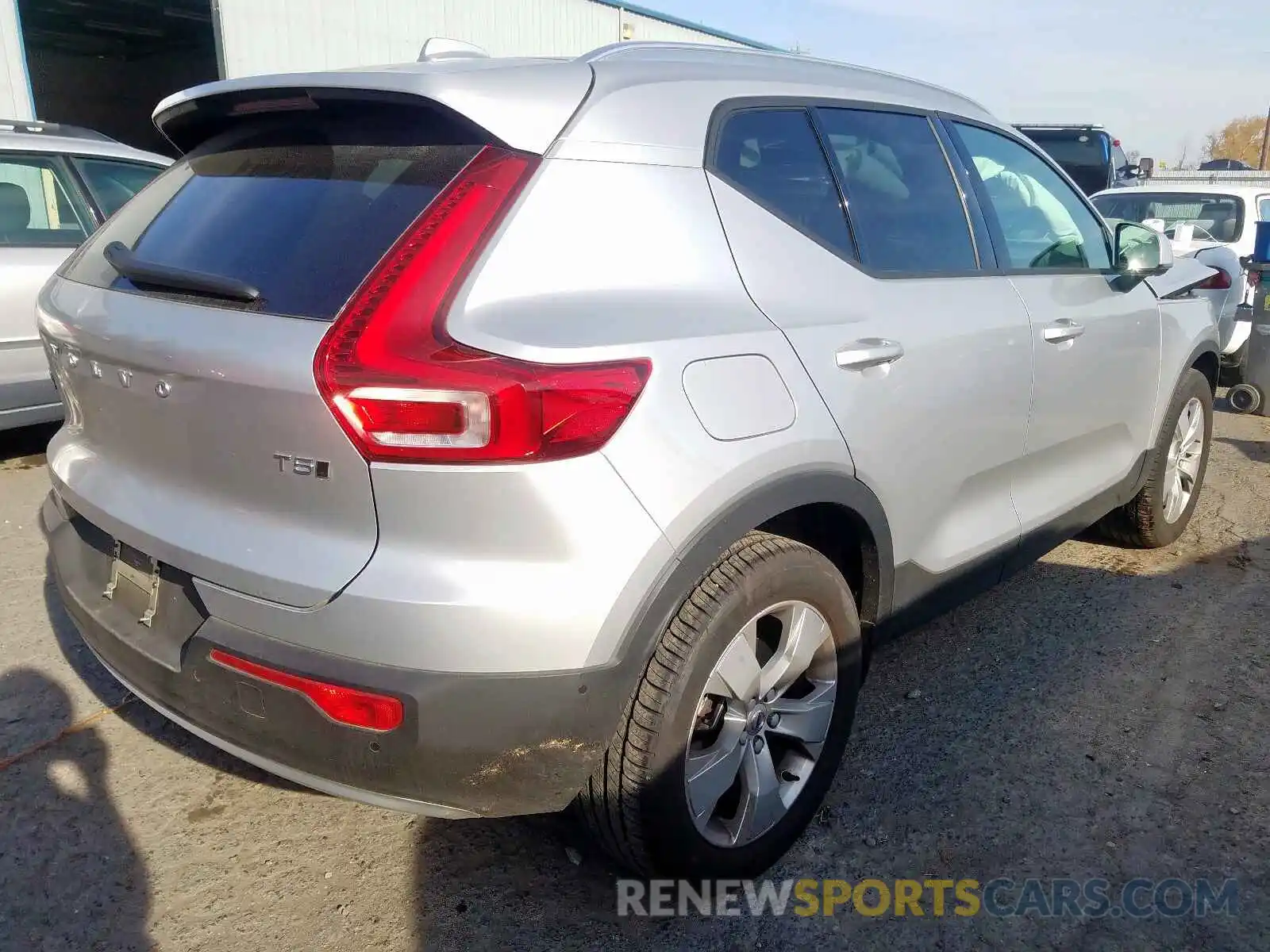 4 Photograph of a damaged car YV4162XZ3K2012845 VOLVO XC40 T5 MO 2019