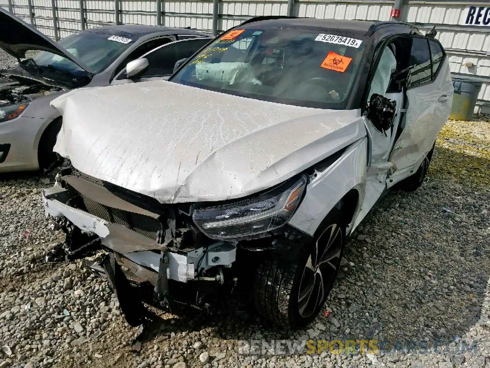 2 Photograph of a damaged car YV4162XZ4K2008495 VOLVO XC40 T5 MO 2019