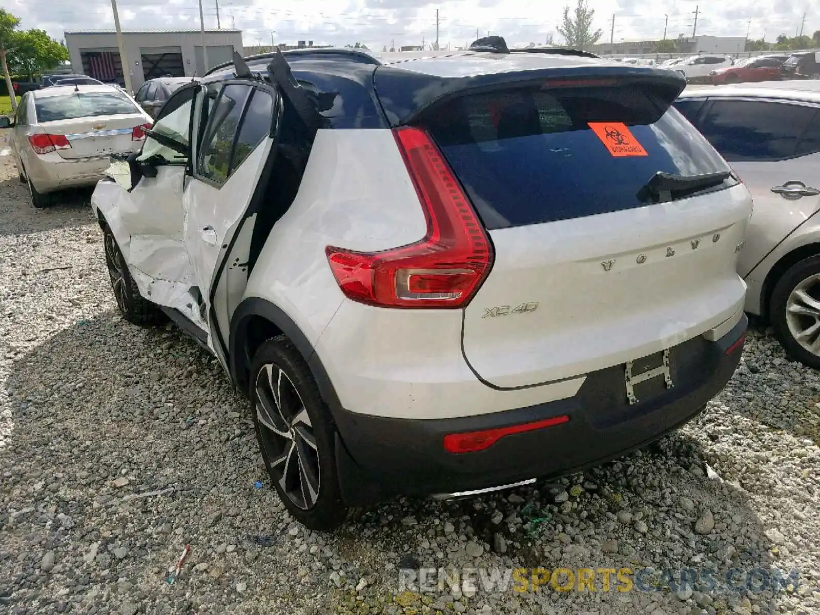 3 Photograph of a damaged car YV4162XZ4K2008495 VOLVO XC40 T5 MO 2019