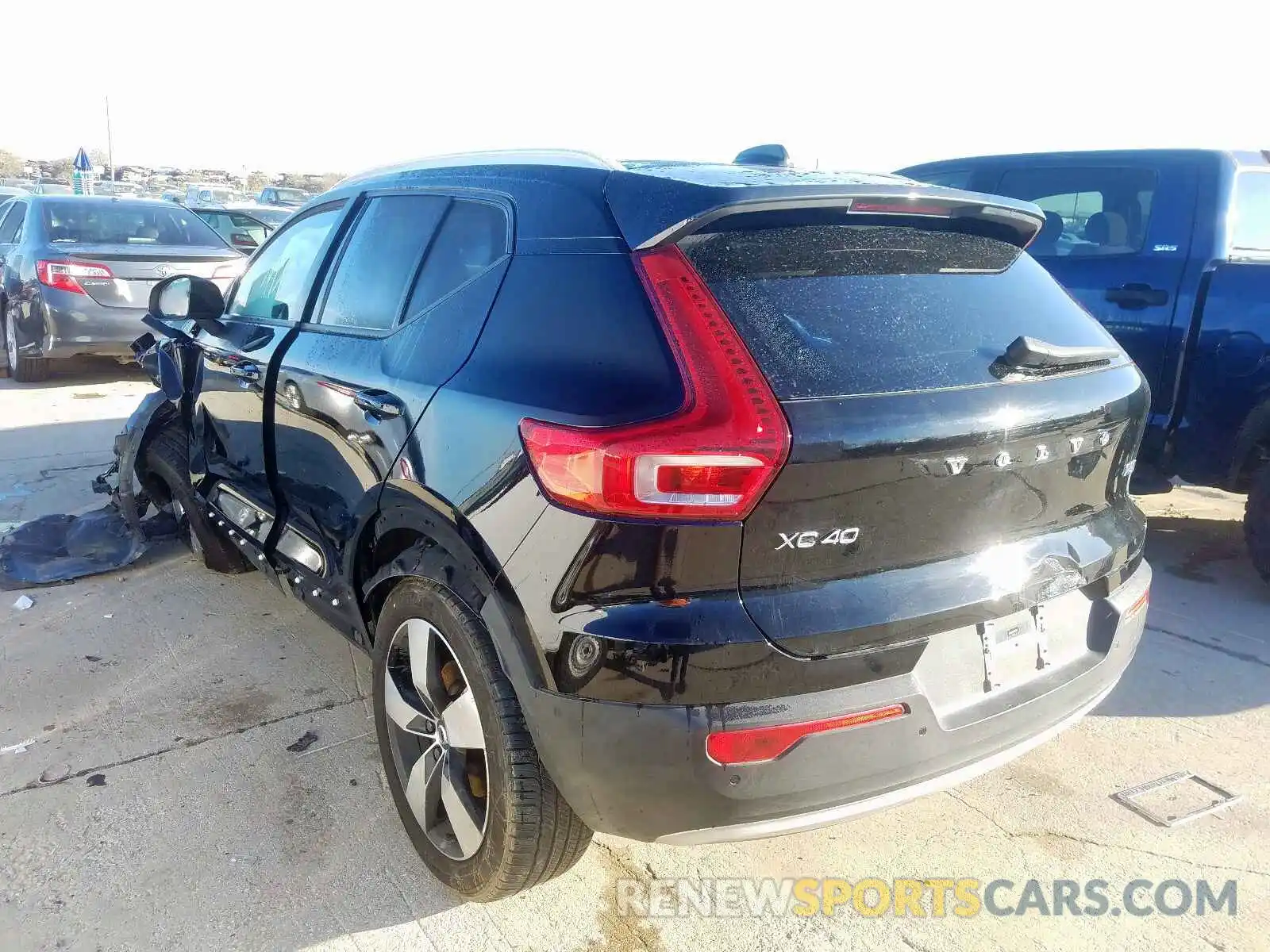 3 Photograph of a damaged car YV4162XZ6K2010376 VOLVO XC40 T5 MO 2019