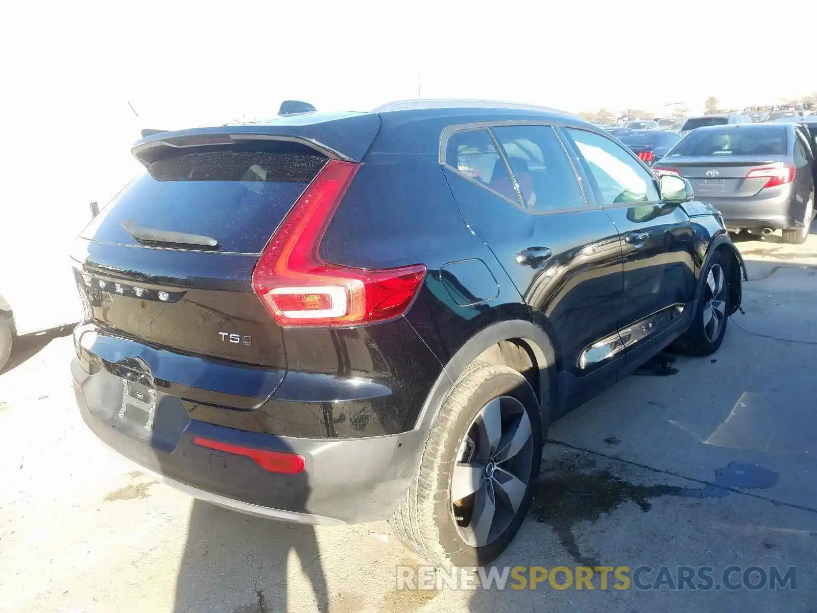 4 Photograph of a damaged car YV4162XZ6K2010376 VOLVO XC40 T5 MO 2019