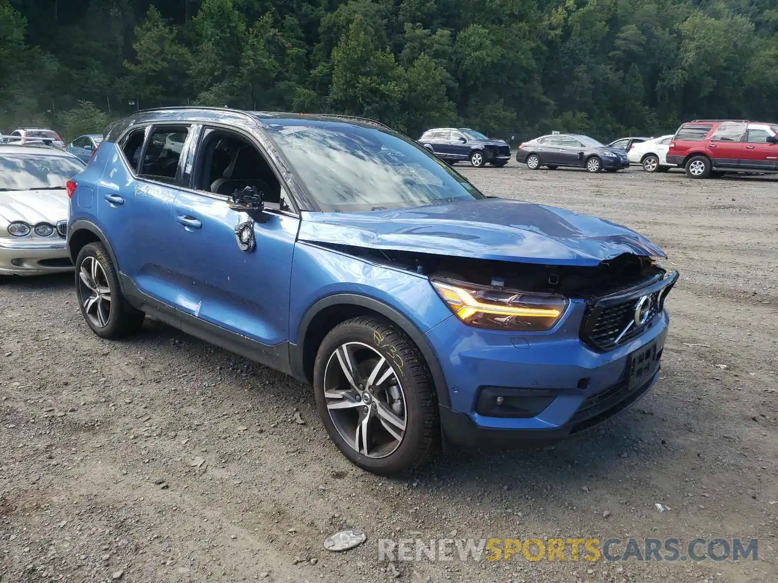 1 Фотография поврежденного автомобиля YV4162XZ8K2015515 VOLVO XC40 T5 MO 2019