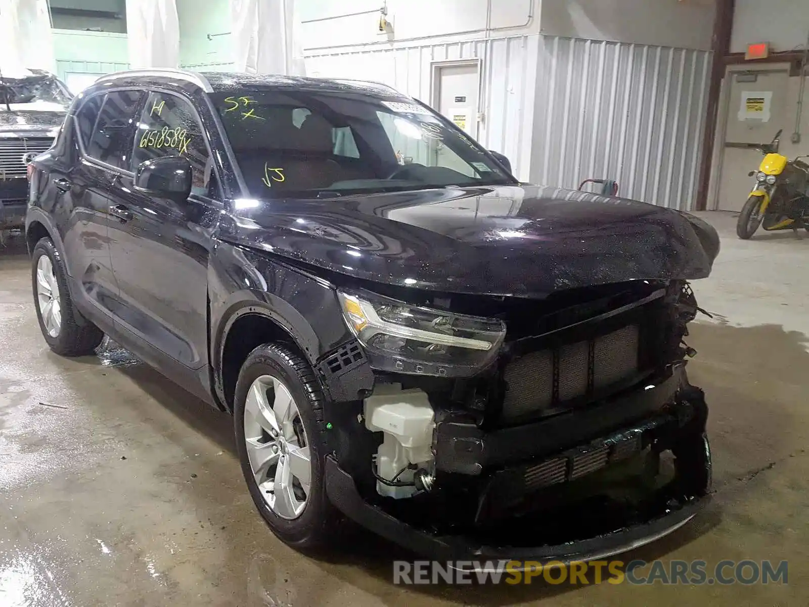 1 Photograph of a damaged car YV4162XZ9K2010291 VOLVO XC40 T5 MO 2019