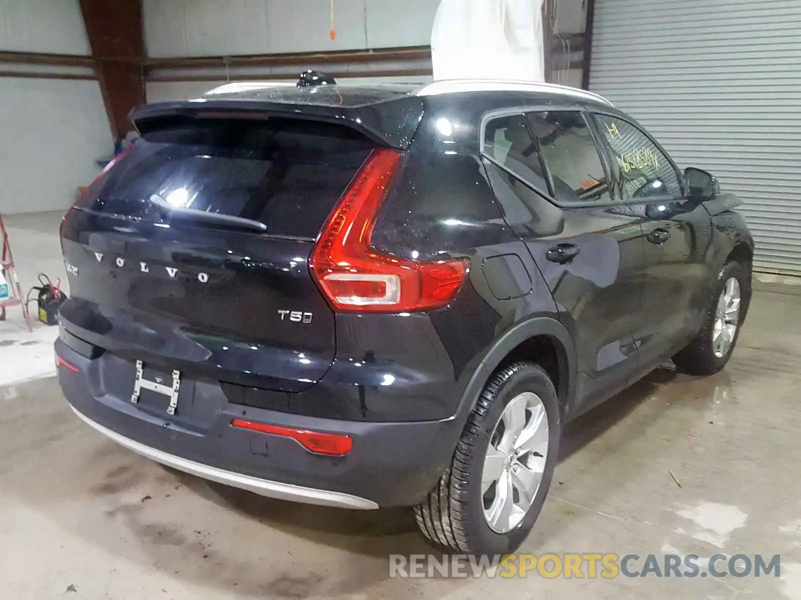 4 Photograph of a damaged car YV4162XZ9K2010291 VOLVO XC40 T5 MO 2019