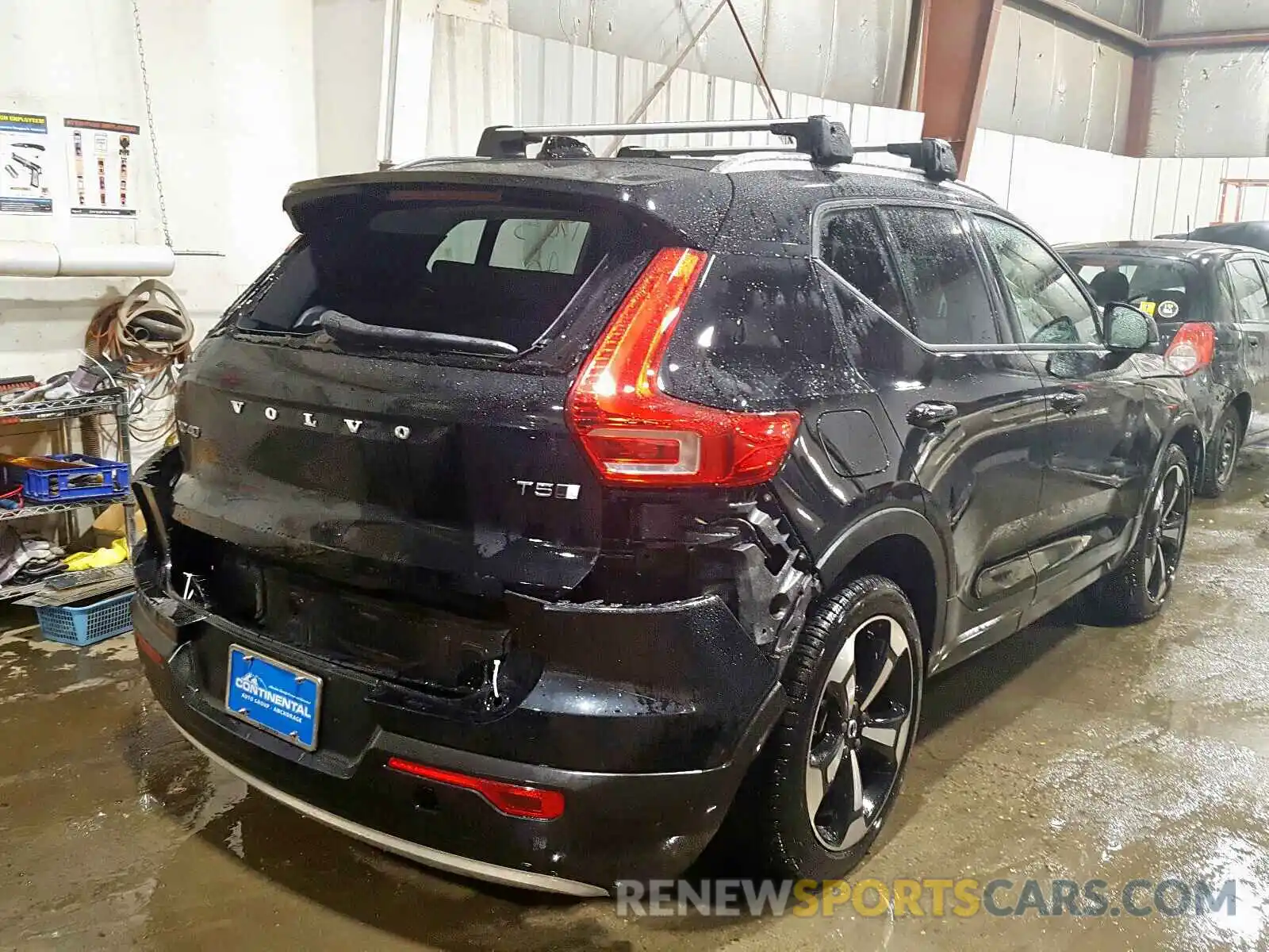 4 Photograph of a damaged car YV4162UK2L2200894 VOLVO XC40 T5 MO 2020