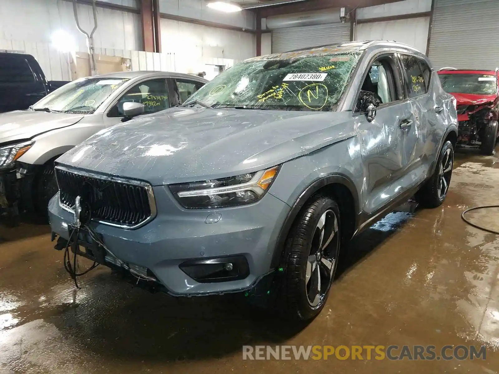 2 Photograph of a damaged car YV4162UK4L2217261 VOLVO XC40 T5 MO 2020