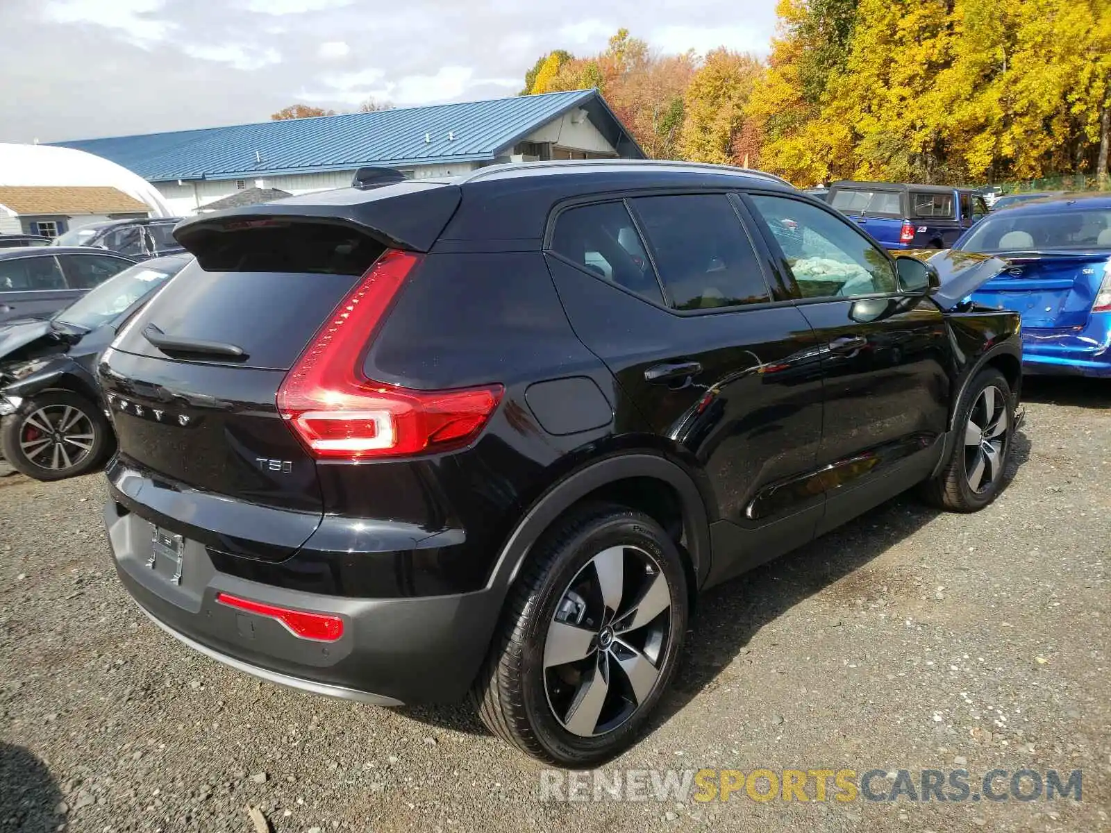 4 Photograph of a damaged car YV4162UK4L2344530 VOLVO XC40 T5 MO 2020