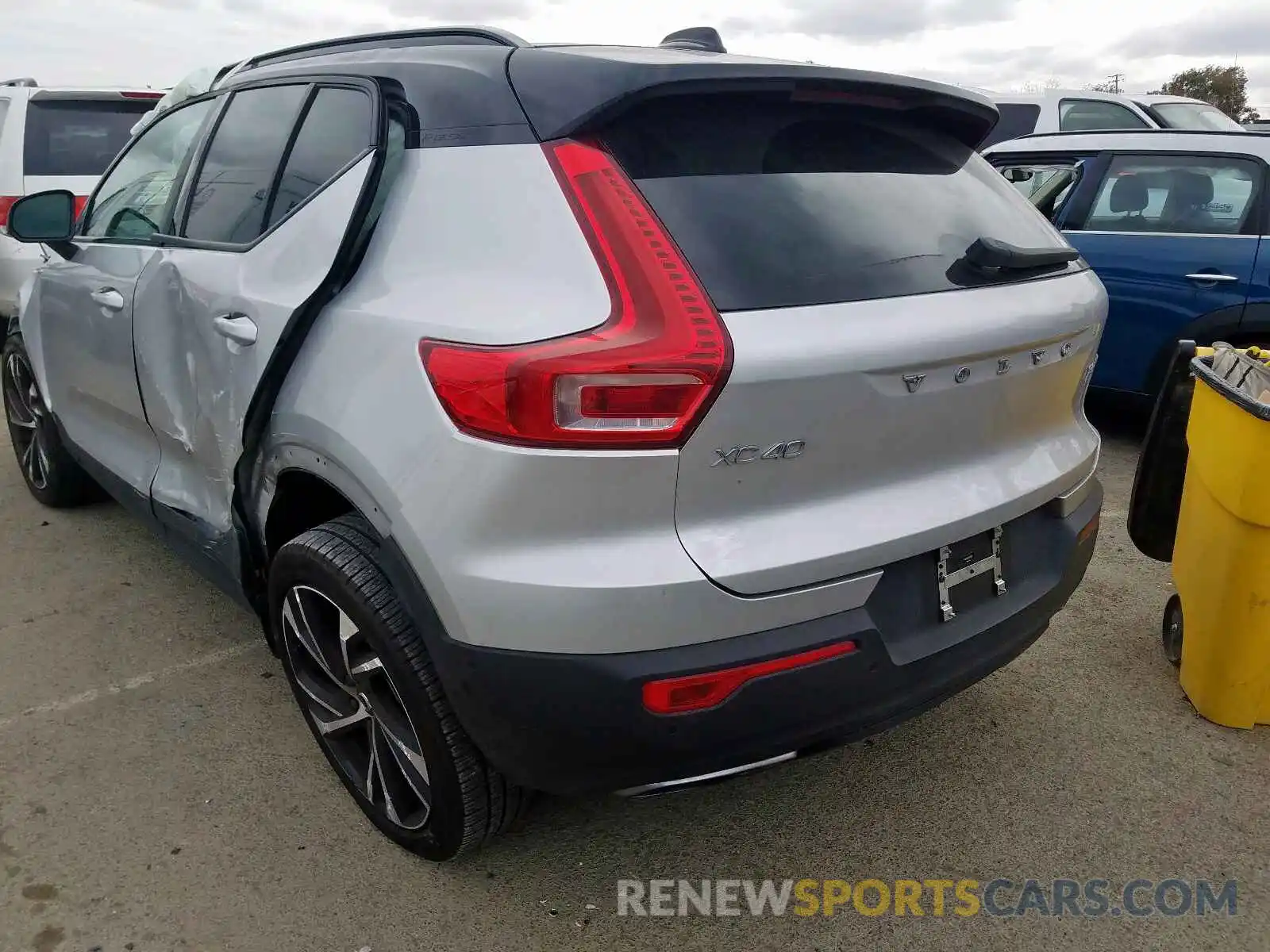 3 Photograph of a damaged car YV4162UM0K2046556 VOLVO XC40 T5 R- 2019