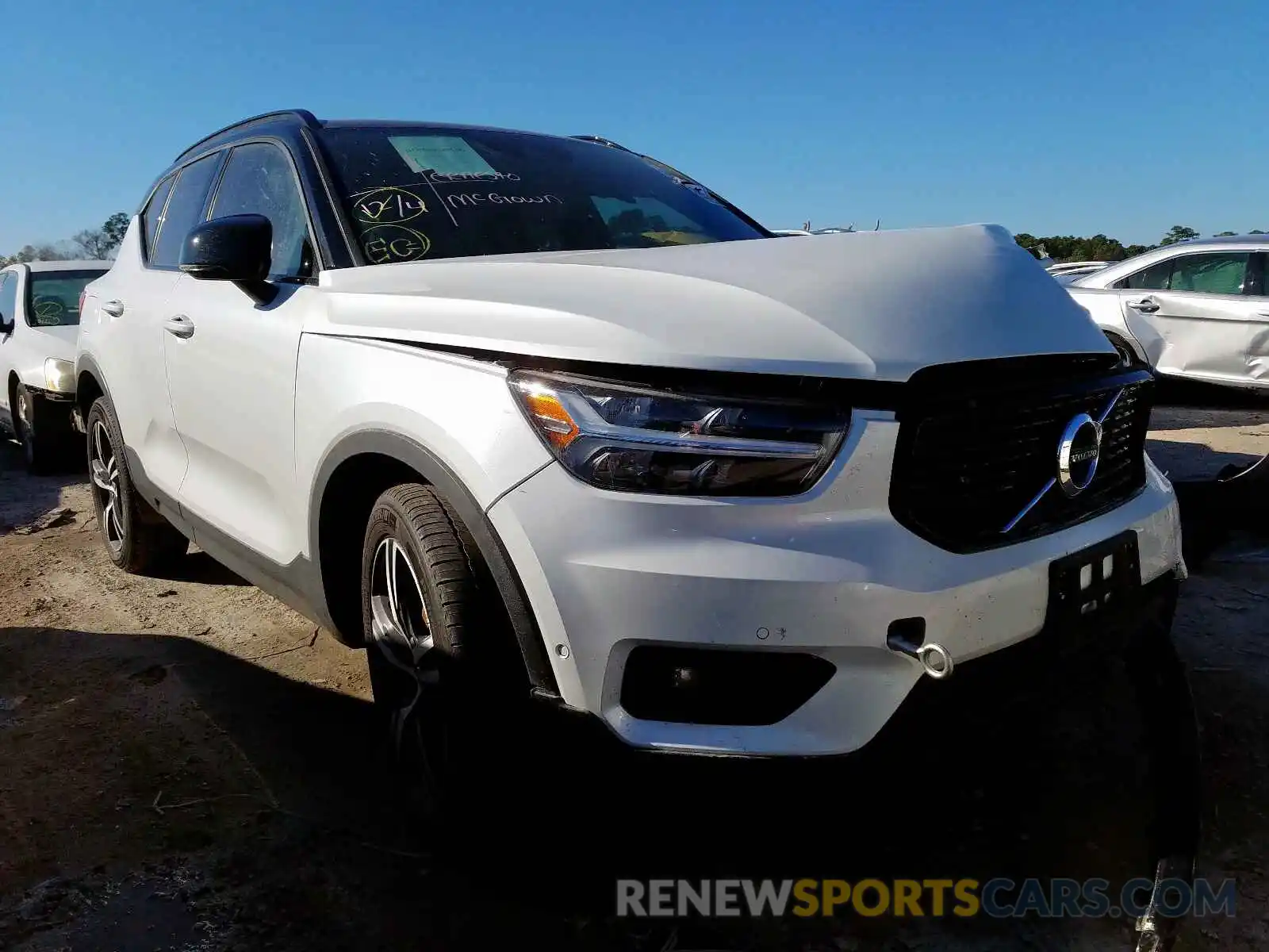 1 Photograph of a damaged car YV4162UM2K2108975 VOLVO XC40 T5 R- 2019