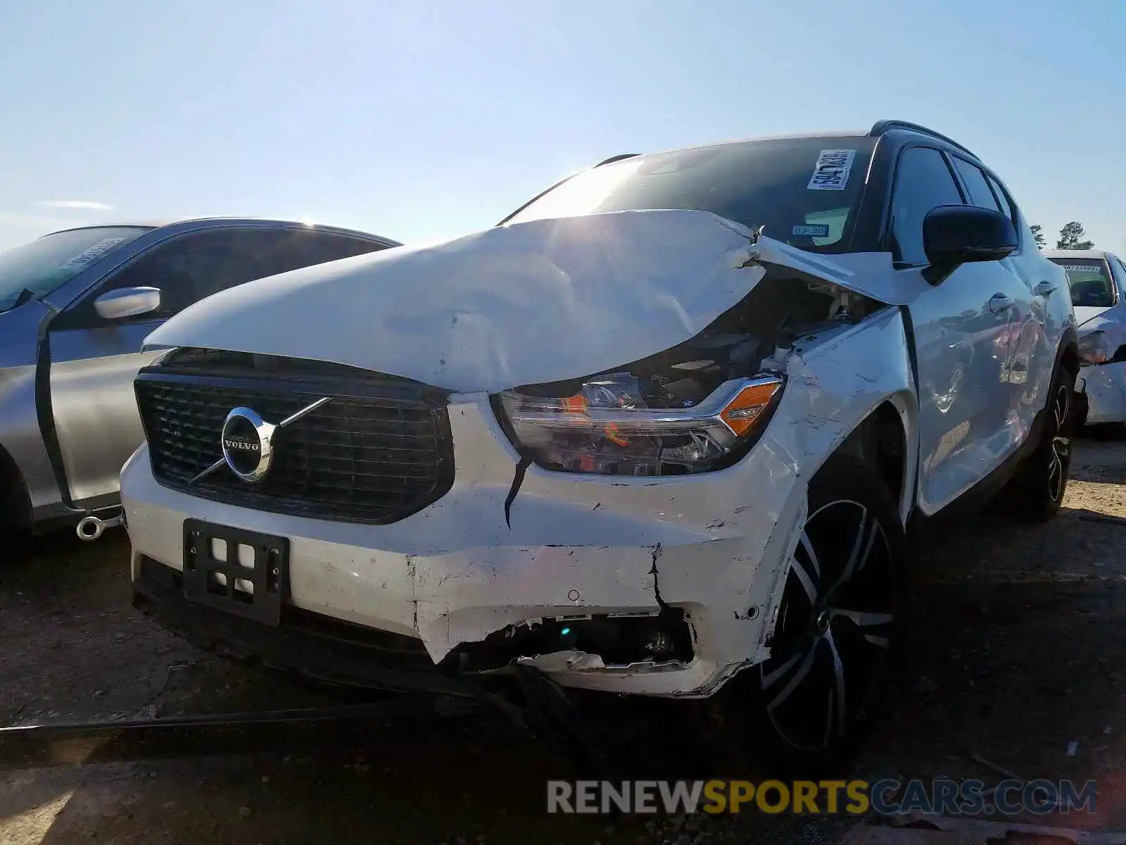 2 Photograph of a damaged car YV4162UM2K2108975 VOLVO XC40 T5 R- 2019