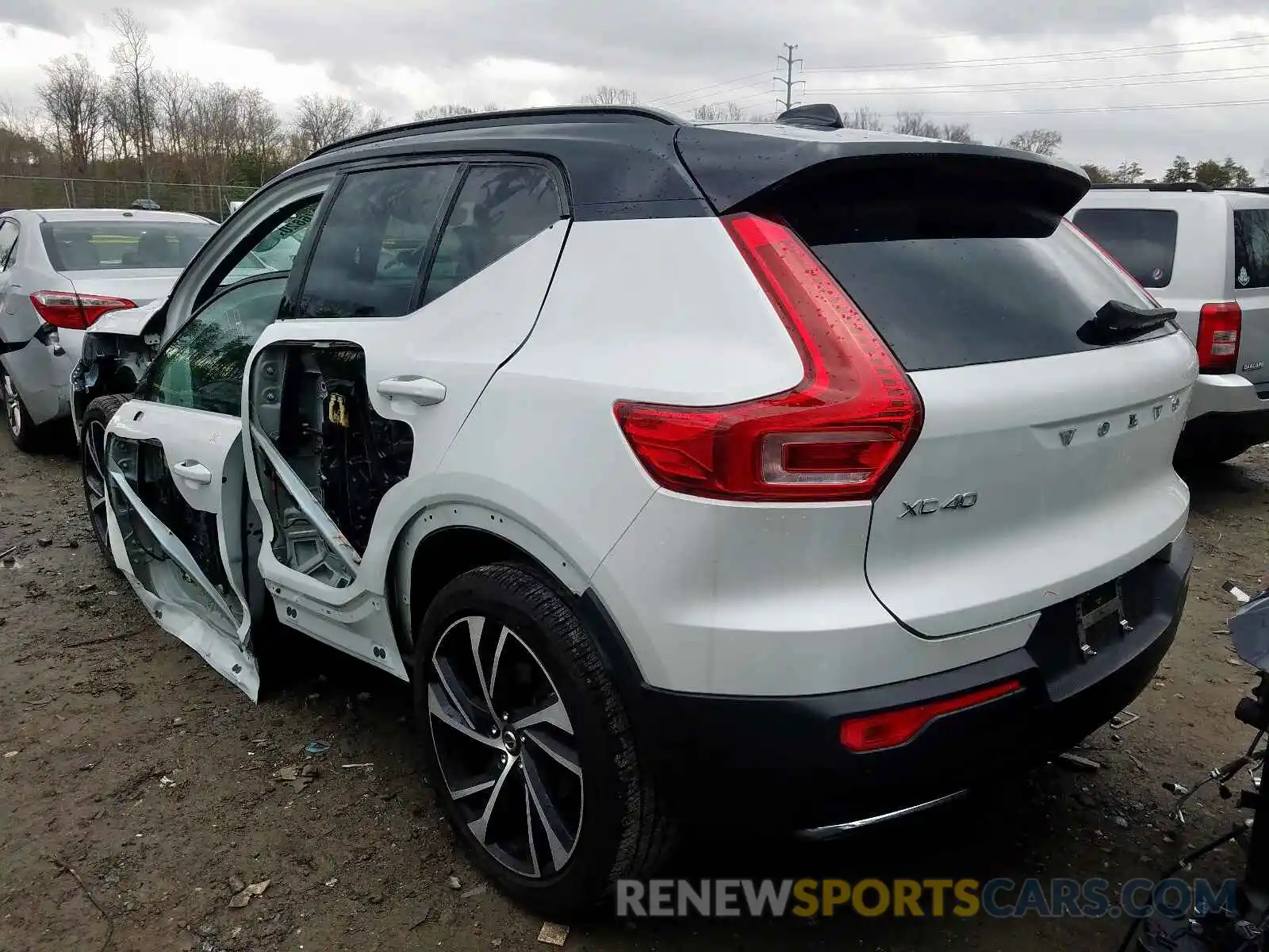 3 Фотография поврежденного автомобиля YV4162UM3K2048057 VOLVO XC40 T5 R- 2019