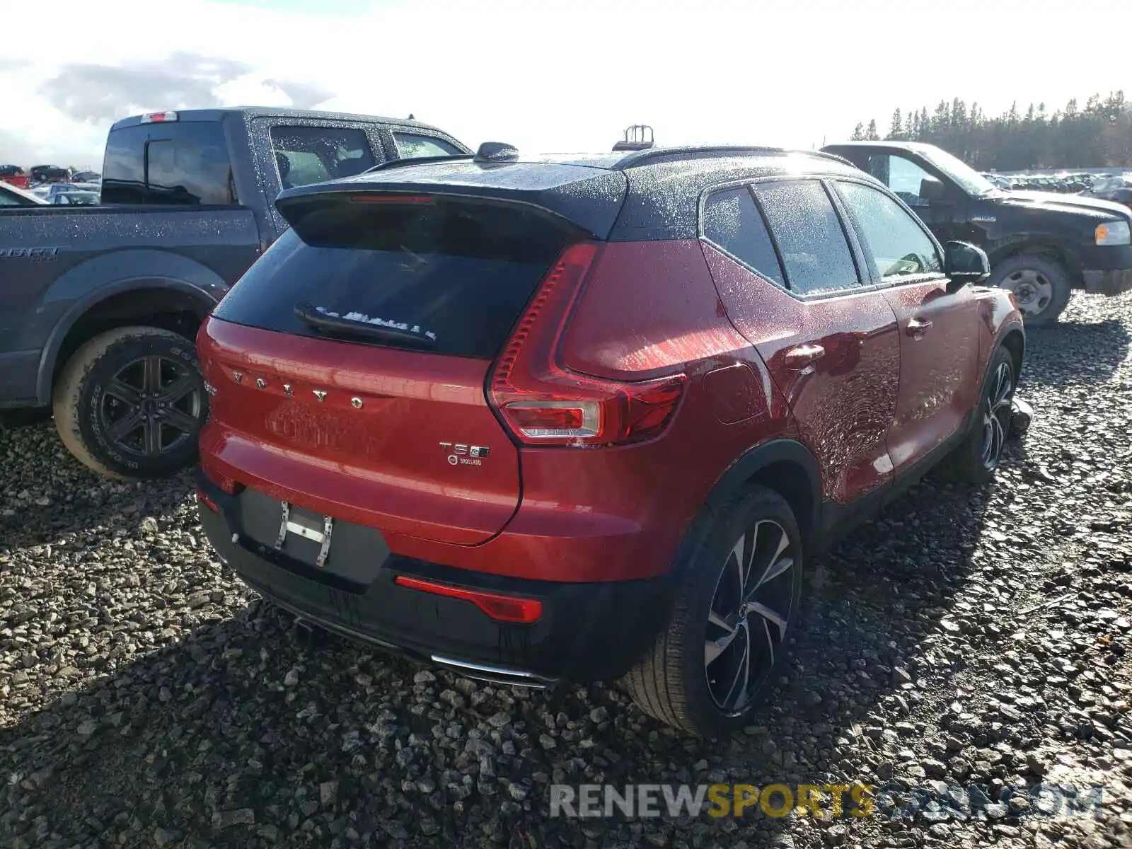 4 Photograph of a damaged car YV4162UM5K2057830 VOLVO XC40 T5 R- 2019