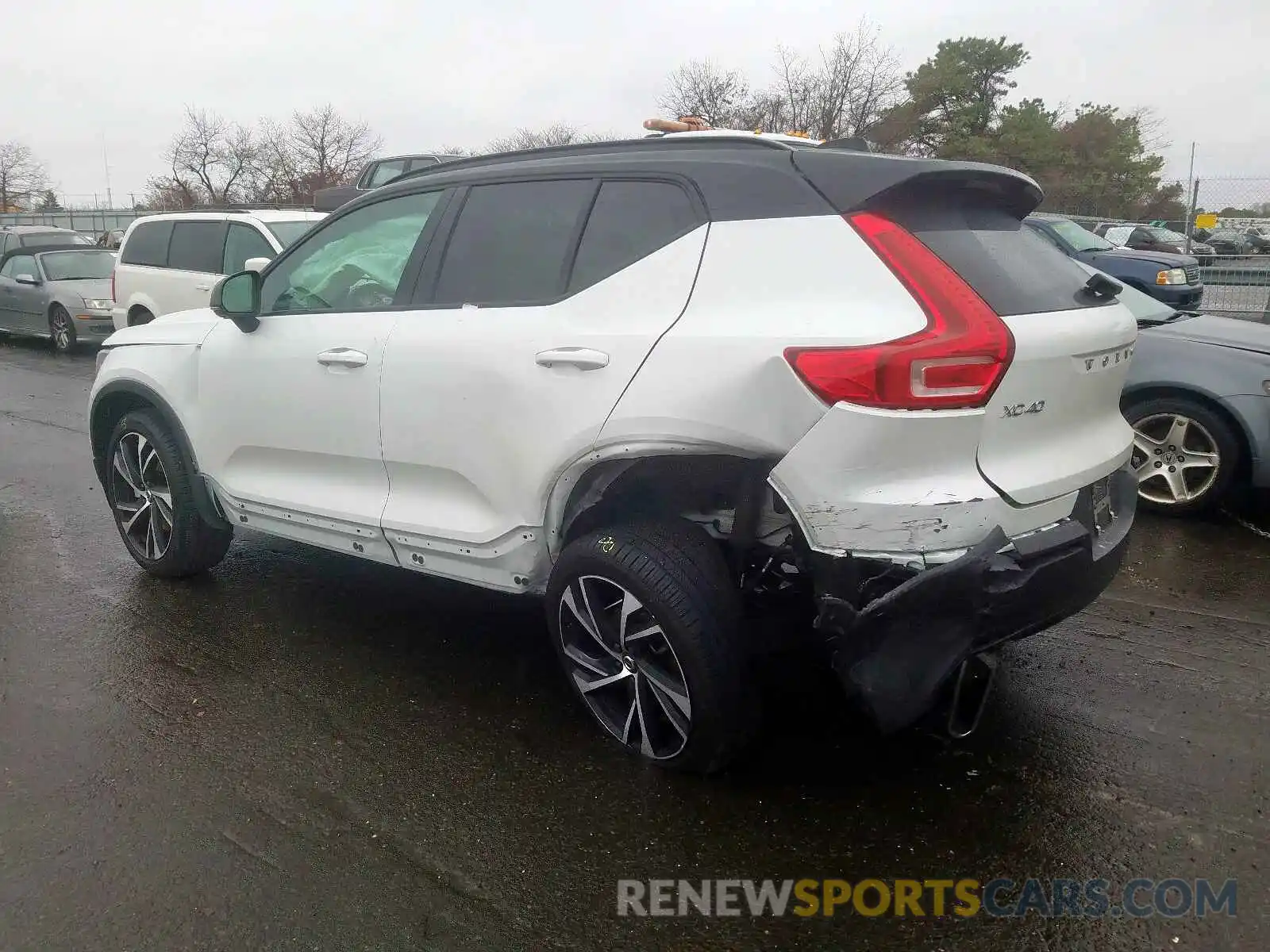 3 Photograph of a damaged car YV4162UM8K2134335 VOLVO XC40 T5 R- 2019