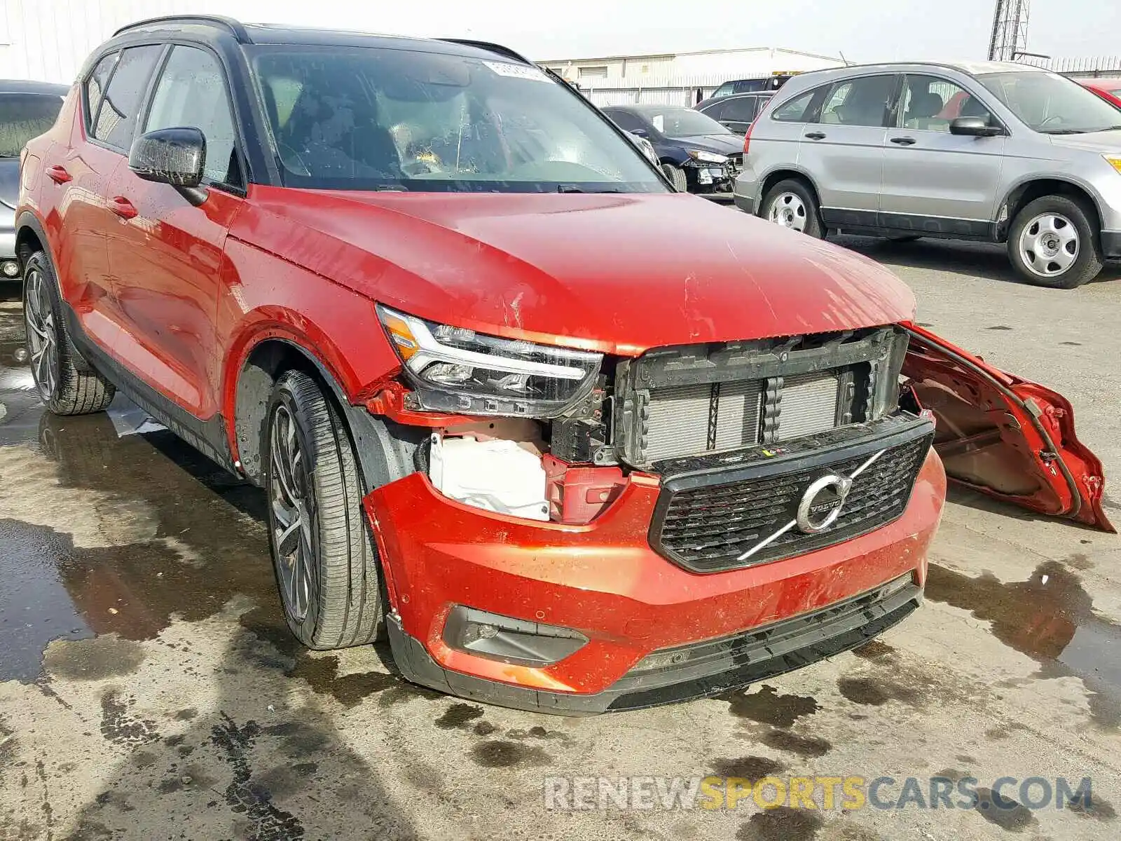 1 Photograph of a damaged car YV4162UMXK2105192 VOLVO XC40 T5 R- 2019