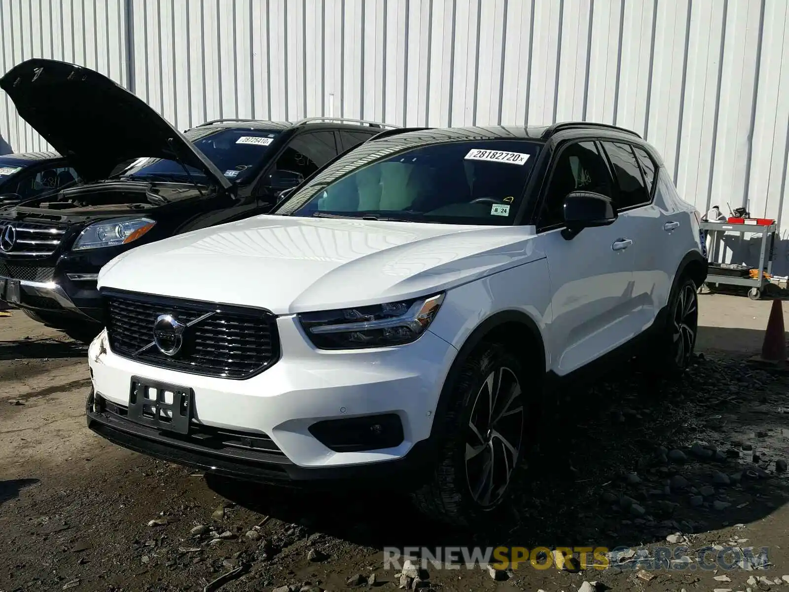 2 Фотография поврежденного автомобиля YV4162UMXK2121294 VOLVO XC40 T5 R- 2019