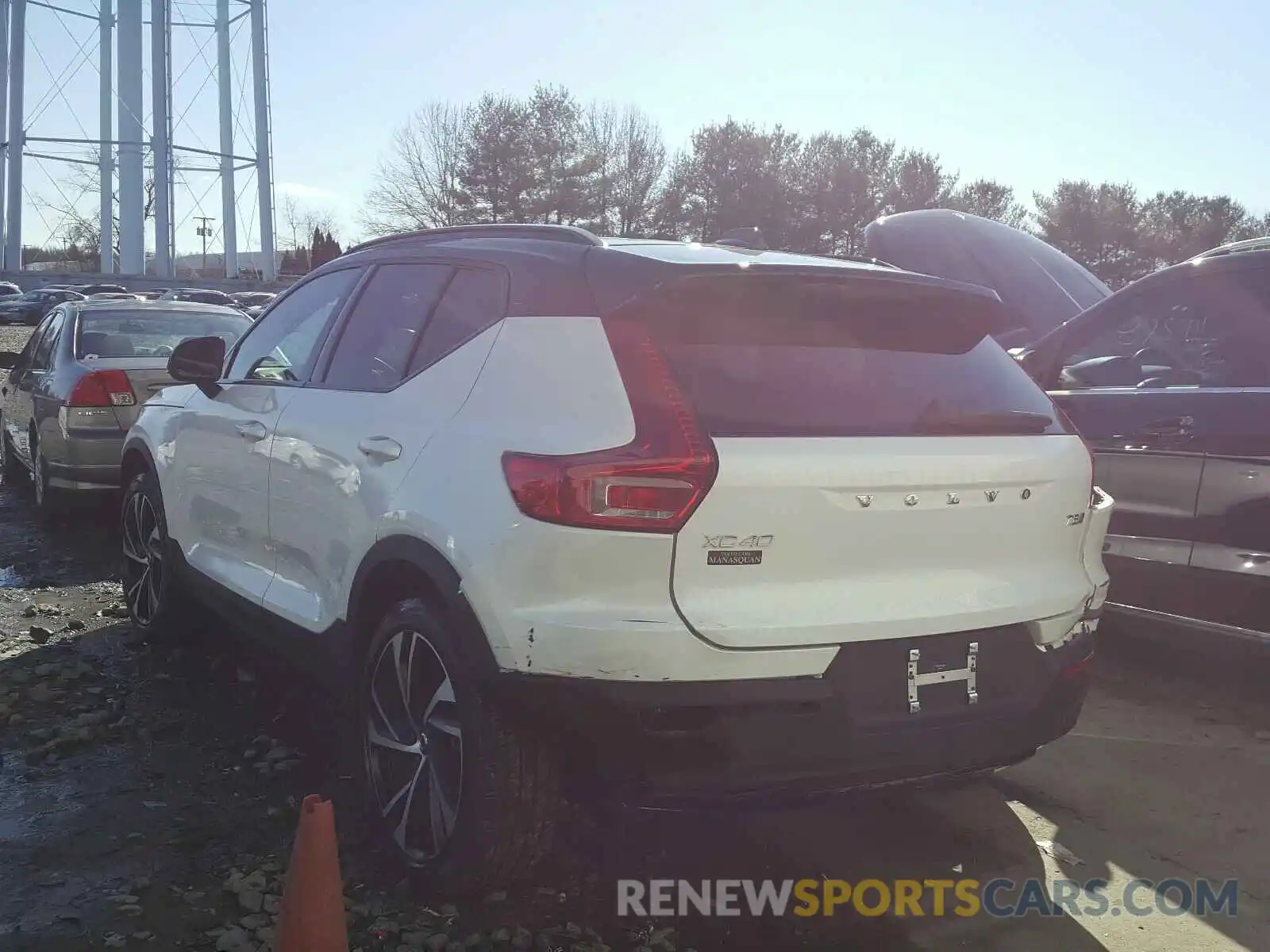 3 Photograph of a damaged car YV4162UMXK2121294 VOLVO XC40 T5 R- 2019