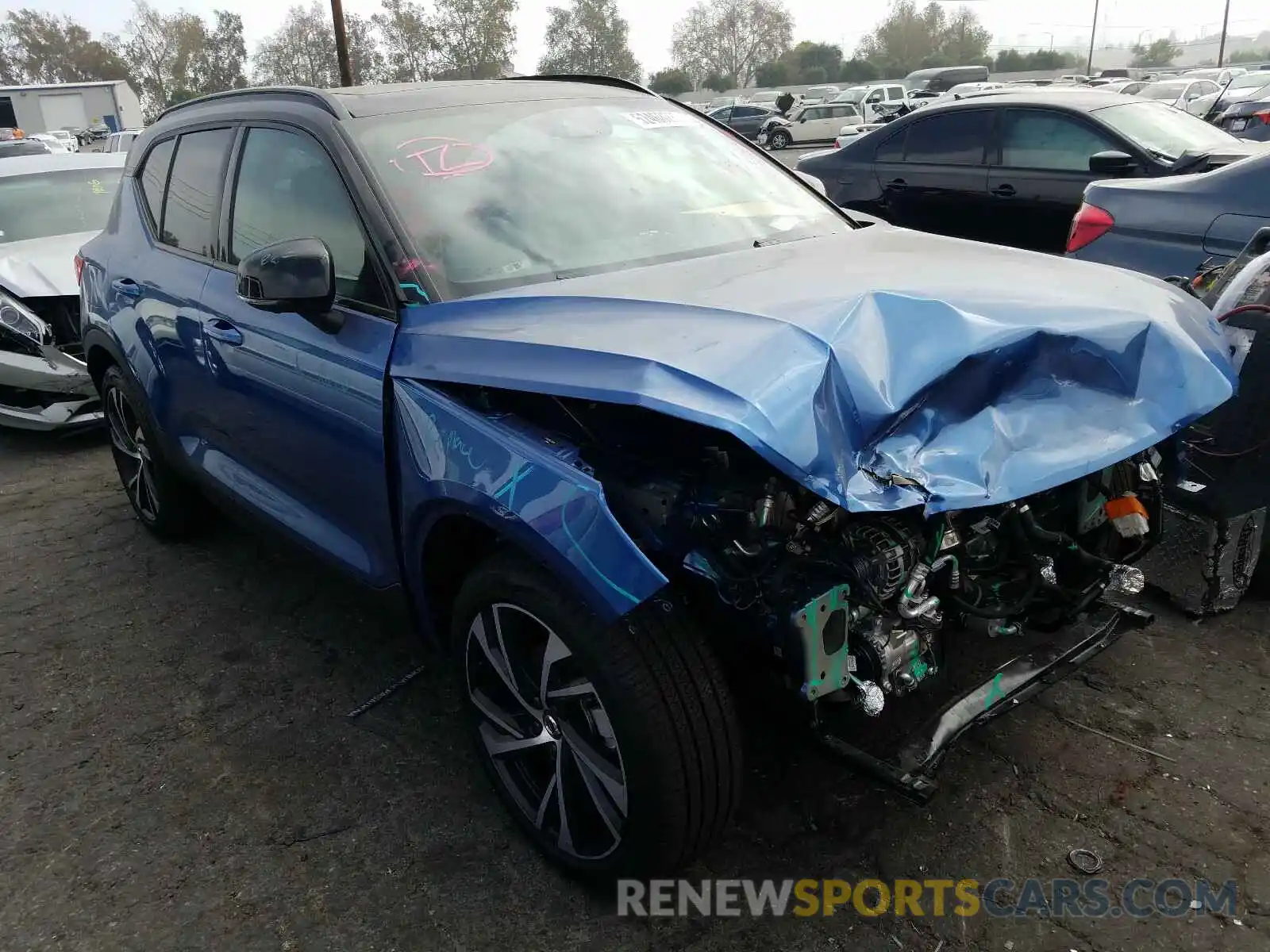 1 Photograph of a damaged car YV4162UM5L2348796 VOLVO XC40 T5 R- 2020