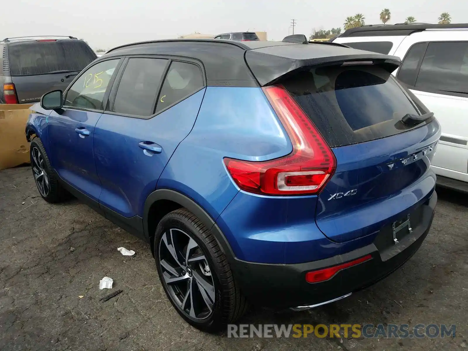 3 Photograph of a damaged car YV4162UM5L2348796 VOLVO XC40 T5 R- 2020