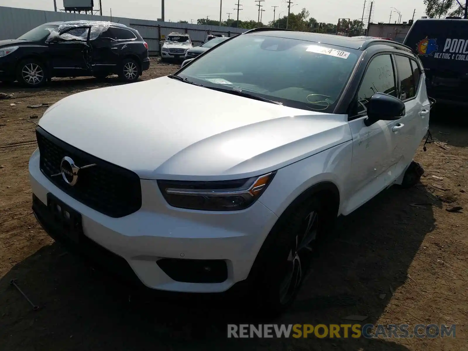 2 Photograph of a damaged car YV4162UM7L2275625 VOLVO XC40 T5 R- 2020