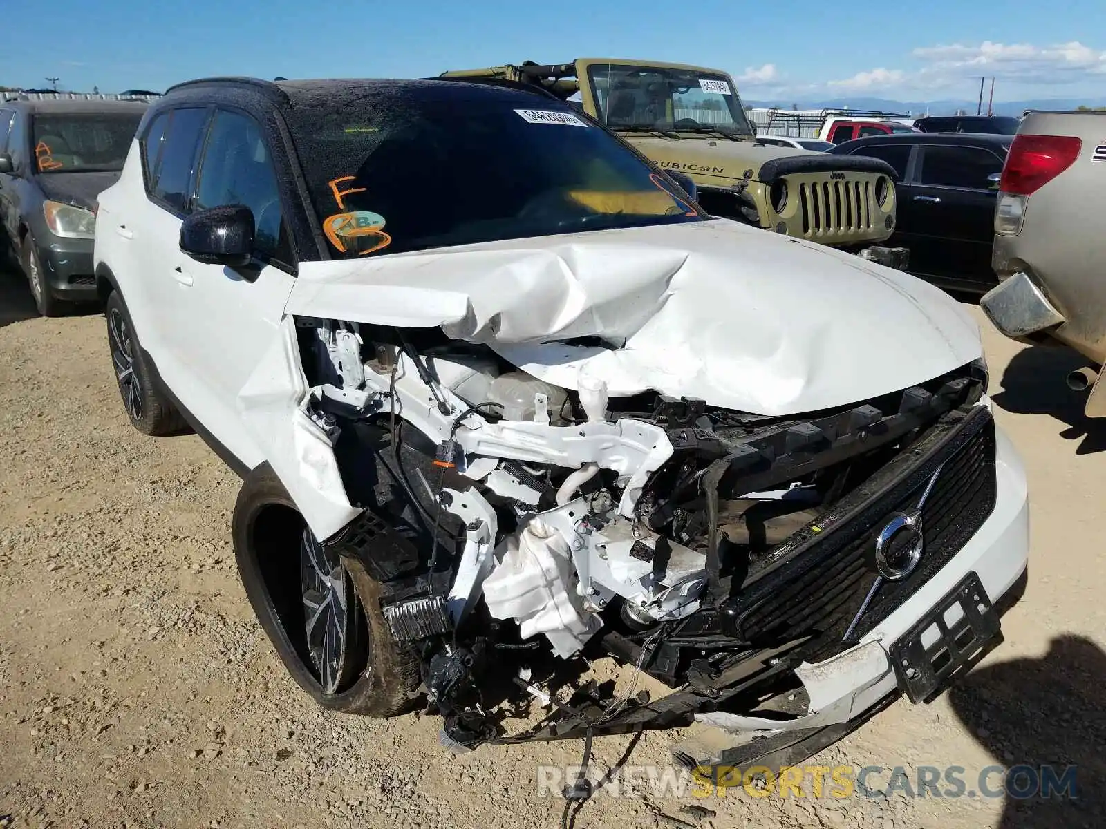 1 Photograph of a damaged car YV4162UM7L2276290 VOLVO XC40 T5 R- 2020