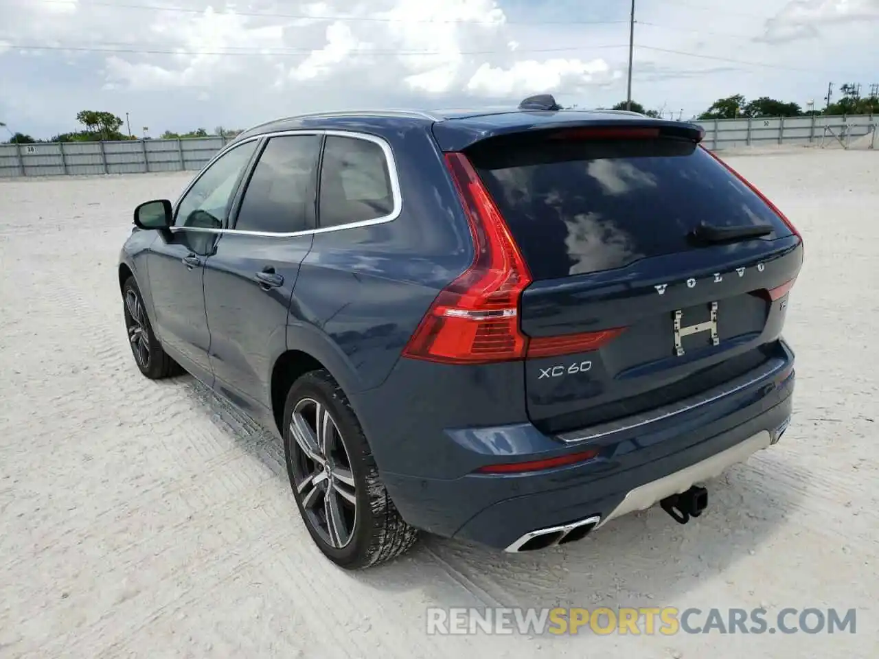 3 Photograph of a damaged car LYV102DK0KB332523 VOLVO XC60 2019