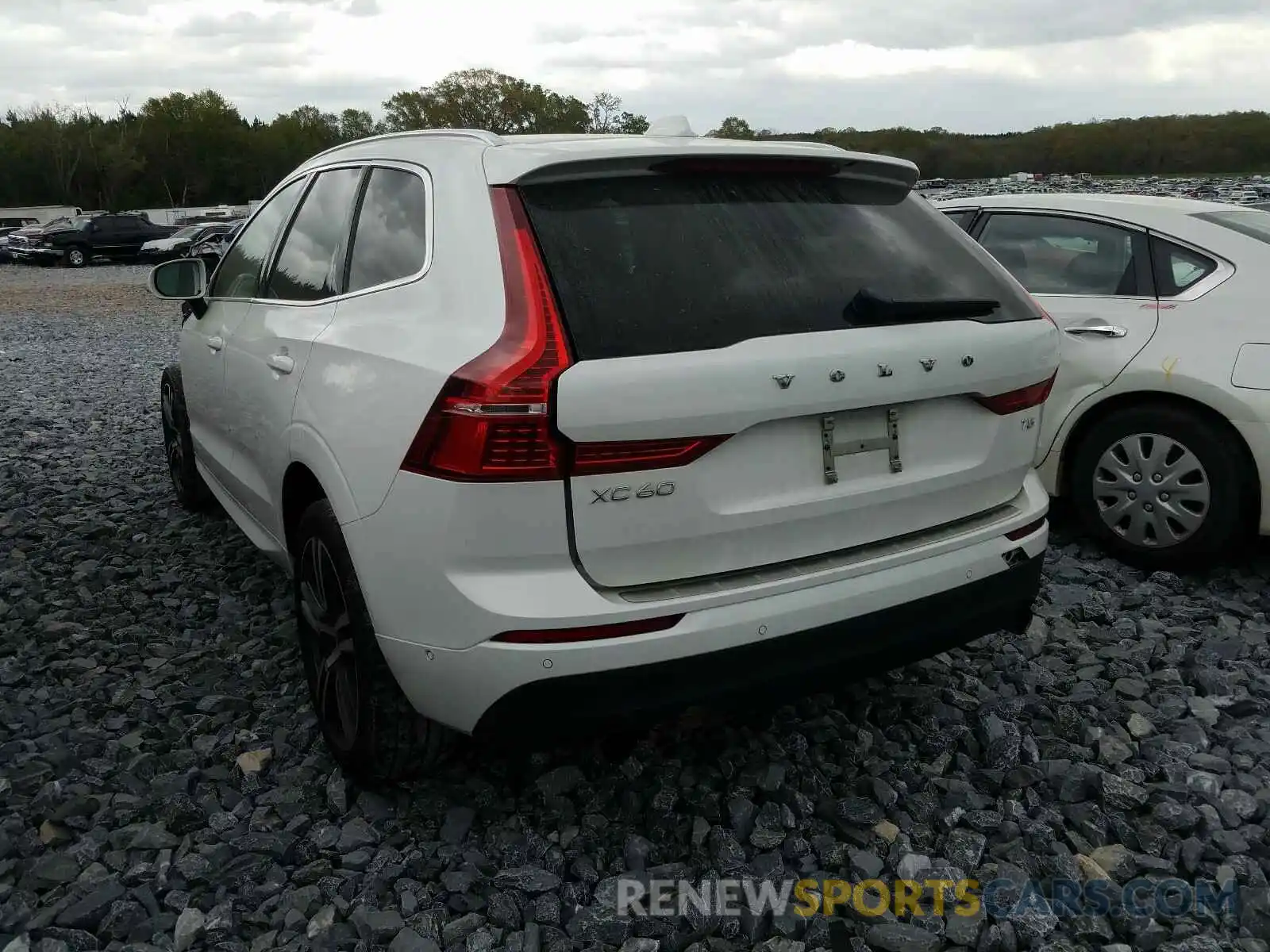 3 Фотография поврежденного автомобиля LYV102DK1KB188531 VOLVO XC60 2019