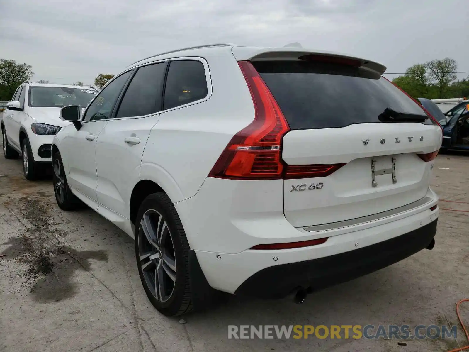 3 Photograph of a damaged car LYV102DK1KB317562 VOLVO XC60 2019