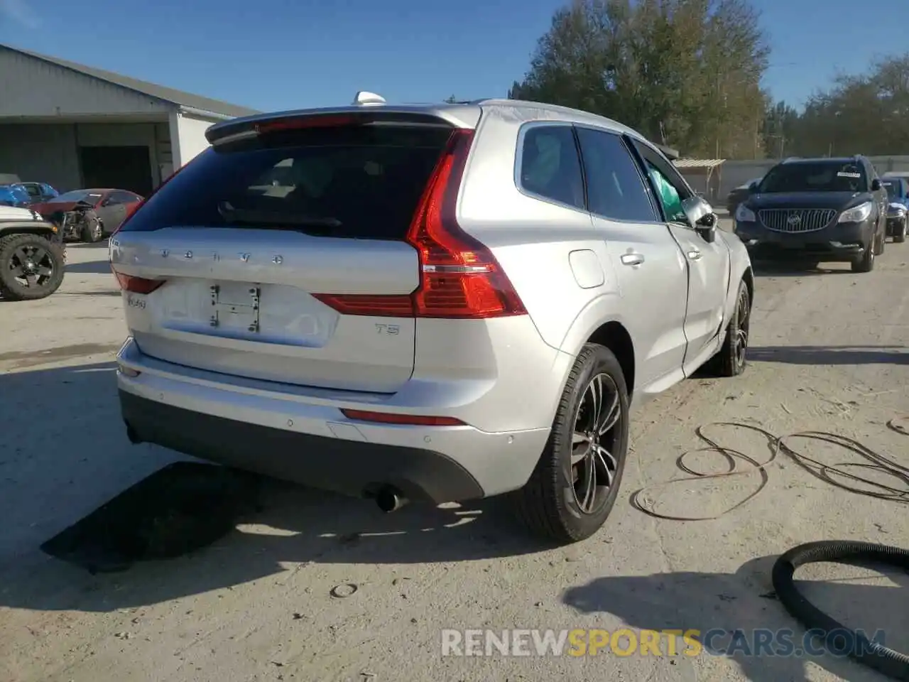 4 Photograph of a damaged car LYV102DK2KB209905 VOLVO XC60 2019