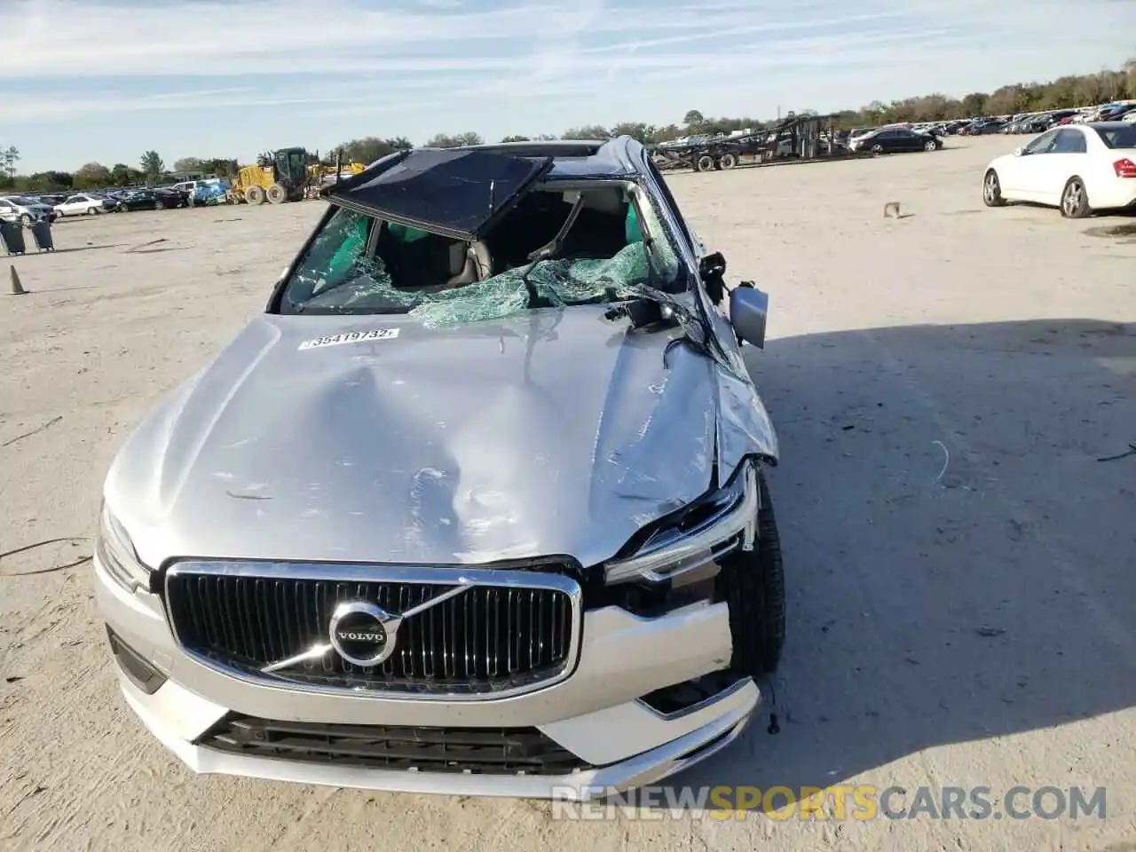 9 Photograph of a damaged car LYV102DK2KB209905 VOLVO XC60 2019