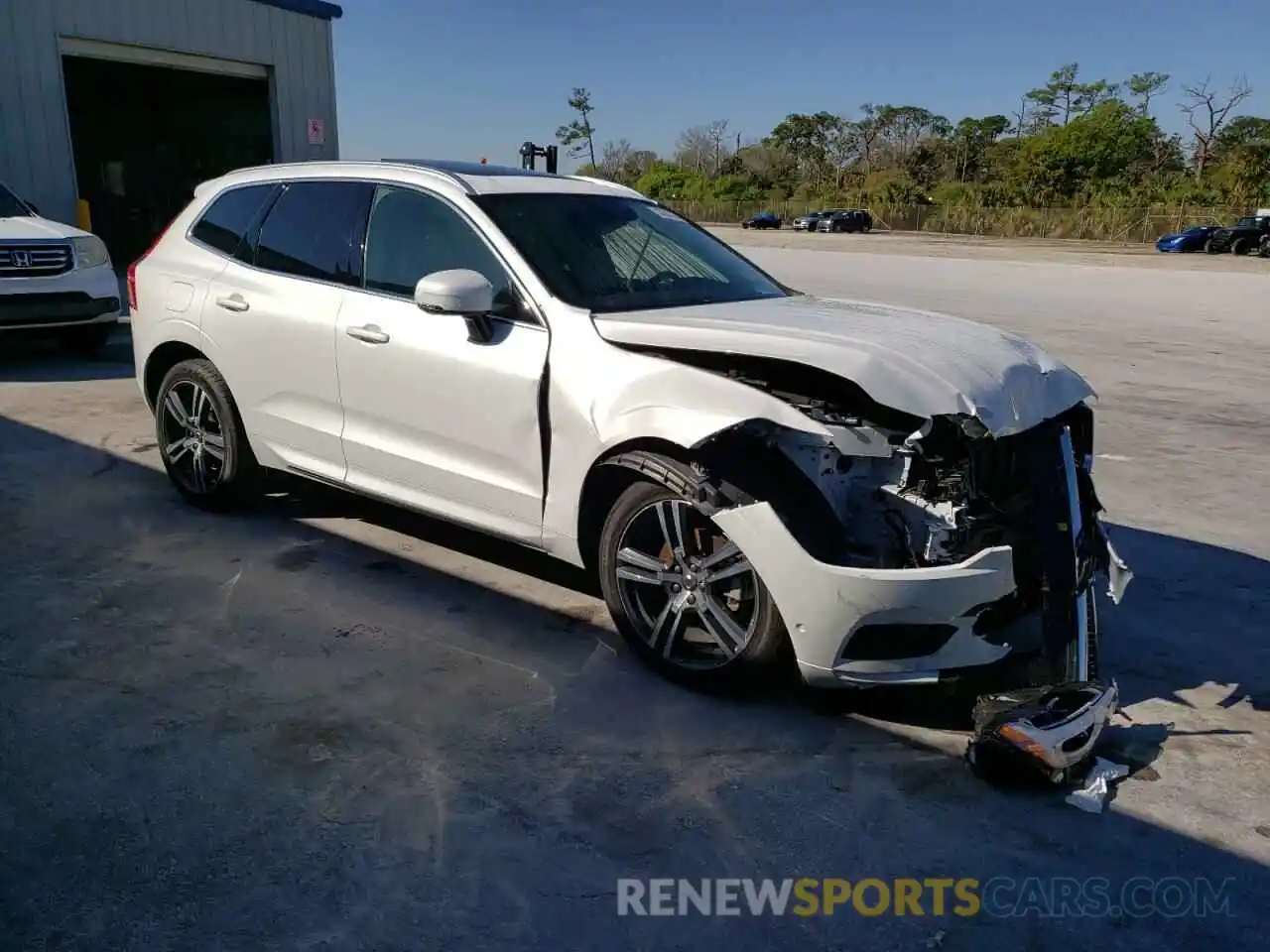 4 Photograph of a damaged car LYV102DK2KB373090 VOLVO XC60 2019