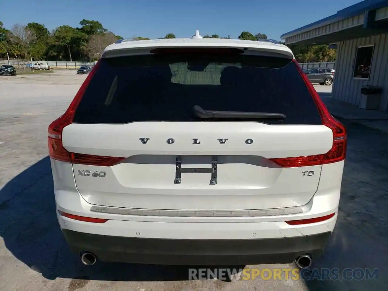 6 Photograph of a damaged car LYV102DK2KB373090 VOLVO XC60 2019